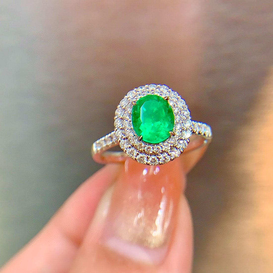 14k Gold 1.73 Ctw Natural Emerald & Diamond Ring: Ref:230946448 // gold content:14k gold // ring size:7. 25us // // main gemstone:emerald // shape:oval // carat weight:1. 15ct // color:green // treatment:natural // // adjacent gemstone 2 :