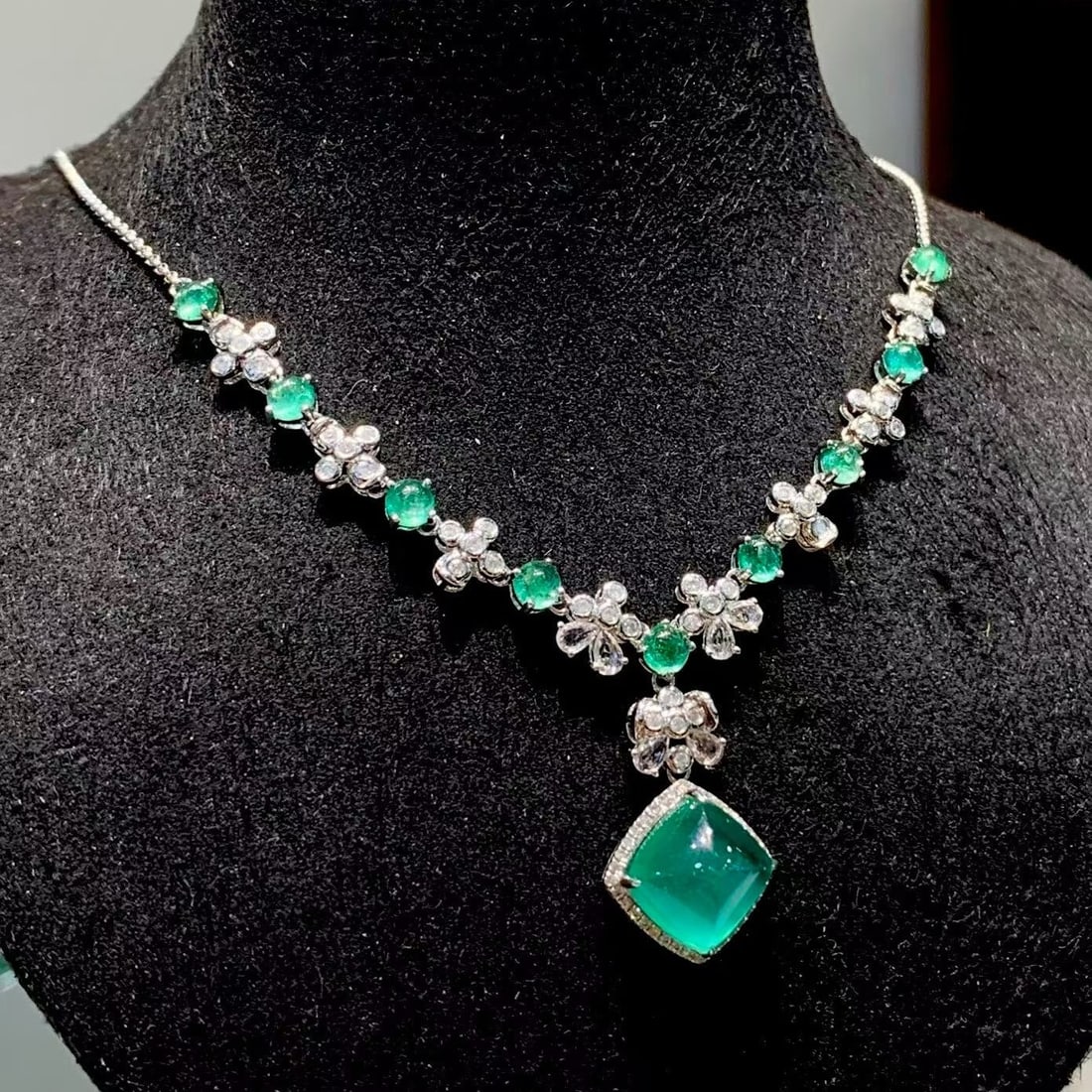 14k Gold 5.02 Ct Natural Emerald & Diamond & Sapphire Necklace - 5
