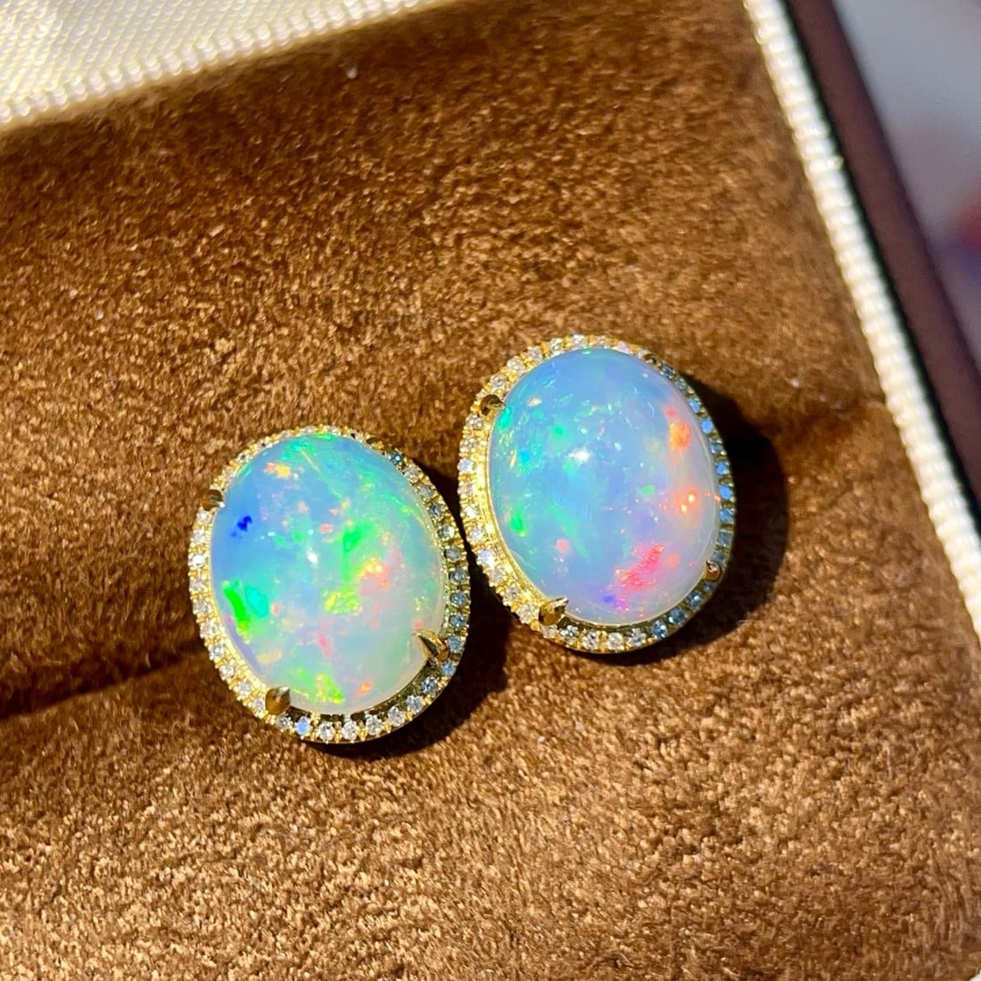 14k Gold 5.03 Ctw Natural Opal & Diamond Earrings: Ref:231173162 // gold content:14k gold // main gemstone:opal // shape:oval // carat weight:4. 8ct // color:color // treatment:natural // // adjacent gemstone 2 : diamond // shape:round // carat weight