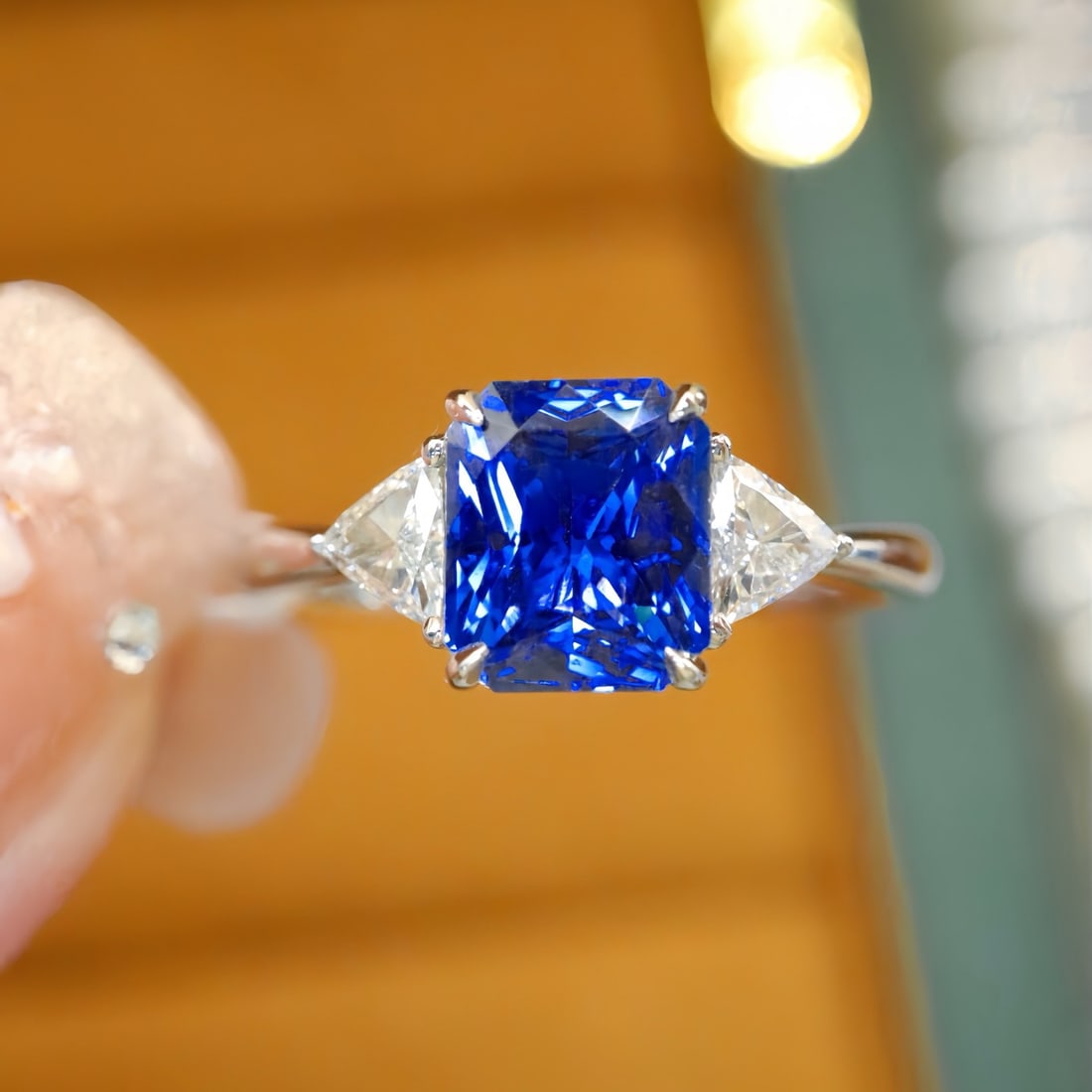 14k Gold 1.80 Ctw Natural Sapphire & Diamond Ring: Ref:231173182 // gold content:14k gold // ring size:7. 25us // // main gemstone:sapphire // shape:octagonal // carat weight:1. 61ct // color:blue // treatment:natural // // adjacent gemstone 2 : diamo