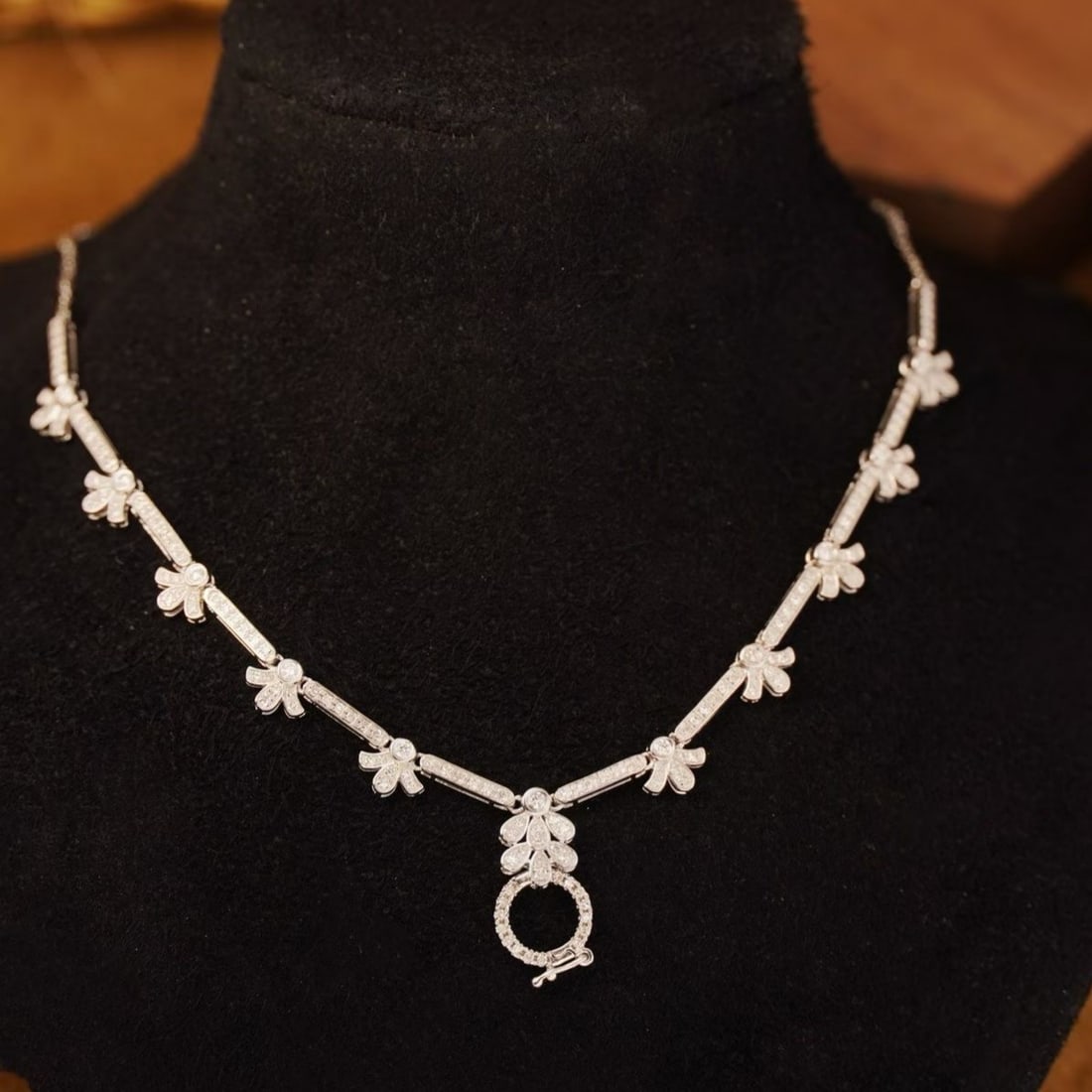 14k Gold 0.85 Ct Natural H Diamond Necklace: Ref:231173248 // gold content:14k gold // main gemstone:diamond // shape:round // carat weight:0. 85ct // clarity grade:vs-si // color:h // treatment:natural // cut grade:g // Condition: New Low Estim
