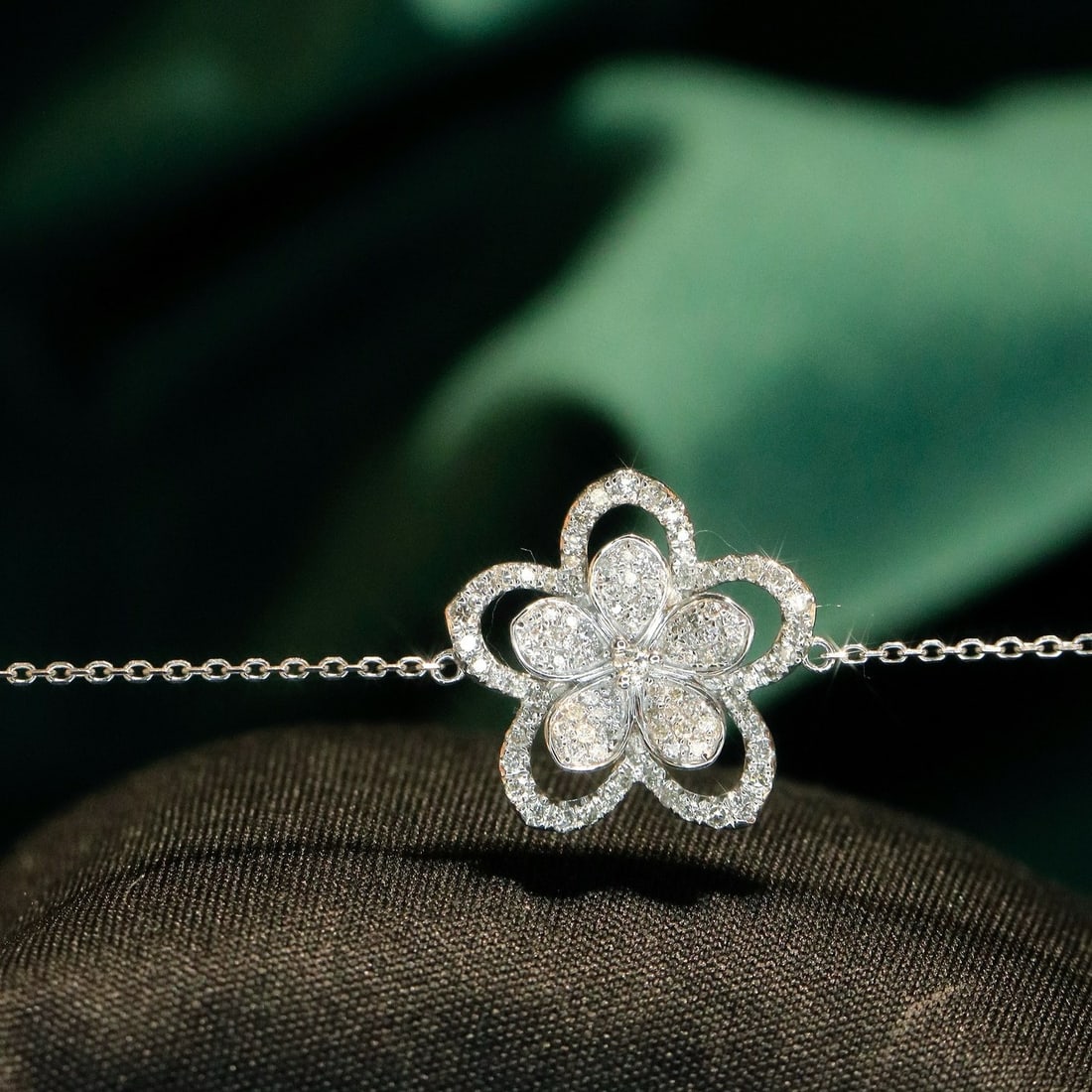 14k Gold 0.38 Ct Natural H Diamond & Flowers Bracelet - 2