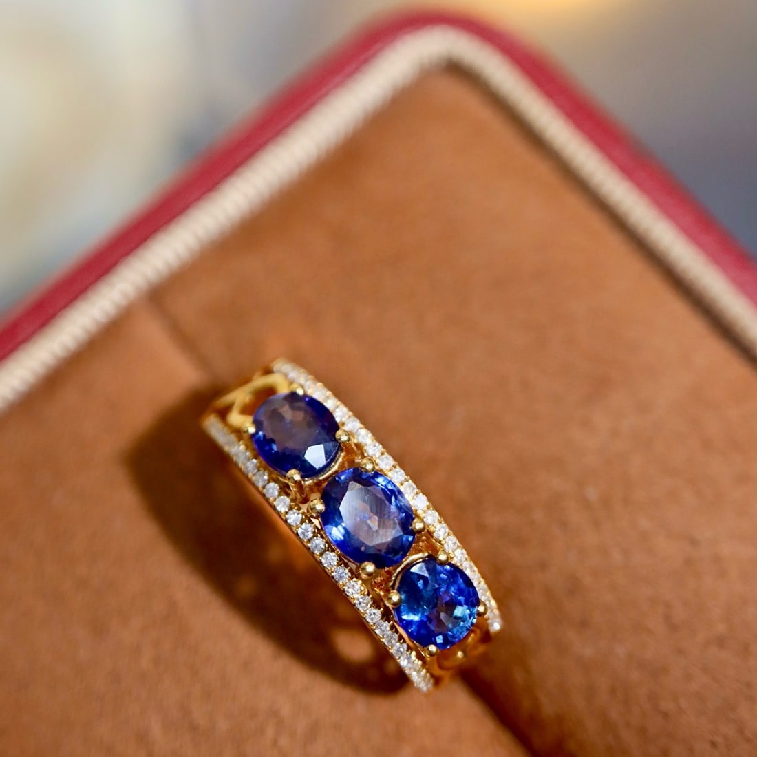 14k Gold 1.75 Ctw Natural Sapphire & Diamond Ring: Ref:231174074 // gold content:14k gold // ring size:7. 25us // // main gemstone:sapphire // shape:oval // carat weight:1. 60ct // color:blue // treatment:natural // // adjacent gemstone 2 : diamond //