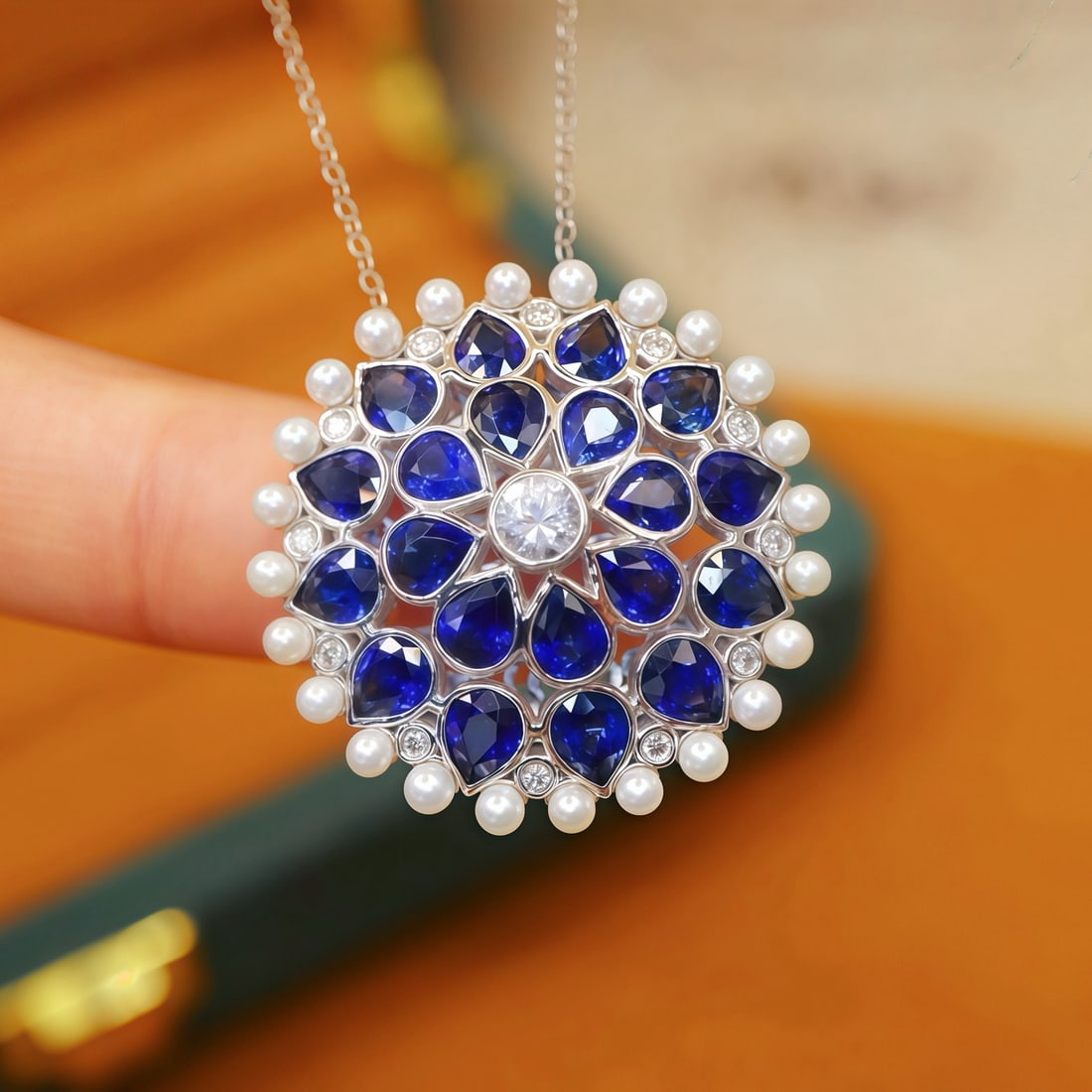 14k Gold 5.80 Ctw Vivid Blue Natural Sapphire & Diamond Brooch/pendant( Without Chain ) - 3