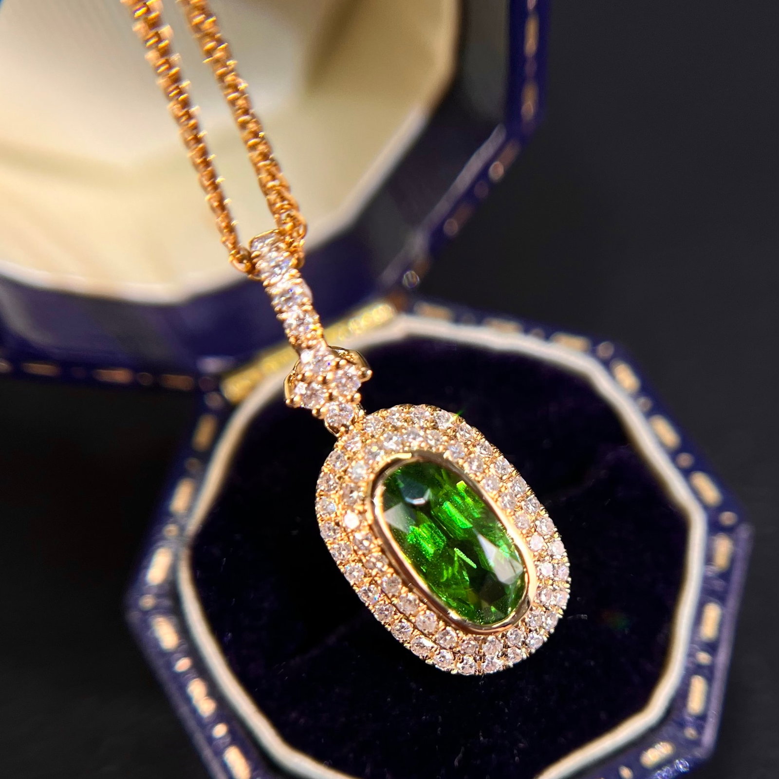 14k Gold 1.35 Ctw Natural Tsavorite & Diamond Pendant( Without Chain ): Ref:231174121 // gold content:14k gold // main gemstone:tsavorite // shape:oval // carat weight:1. 05ct // color:green // treatment:natural // // adjacent gemstone 2 : diamond // shape:round // carat