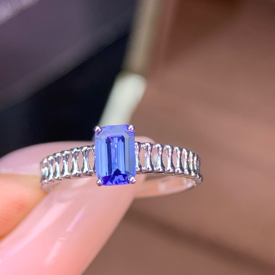 14k Gold 0.50 Ct Natural Tanzanite Ring: Ref:231174138 // gold content:14k gold // ring size:7. 25us // // main gemstone:tanzanite // shape:octagonal // carat weight:0. 50ct // color:blue // treatment:natural // Condition: New Low Estimate:
