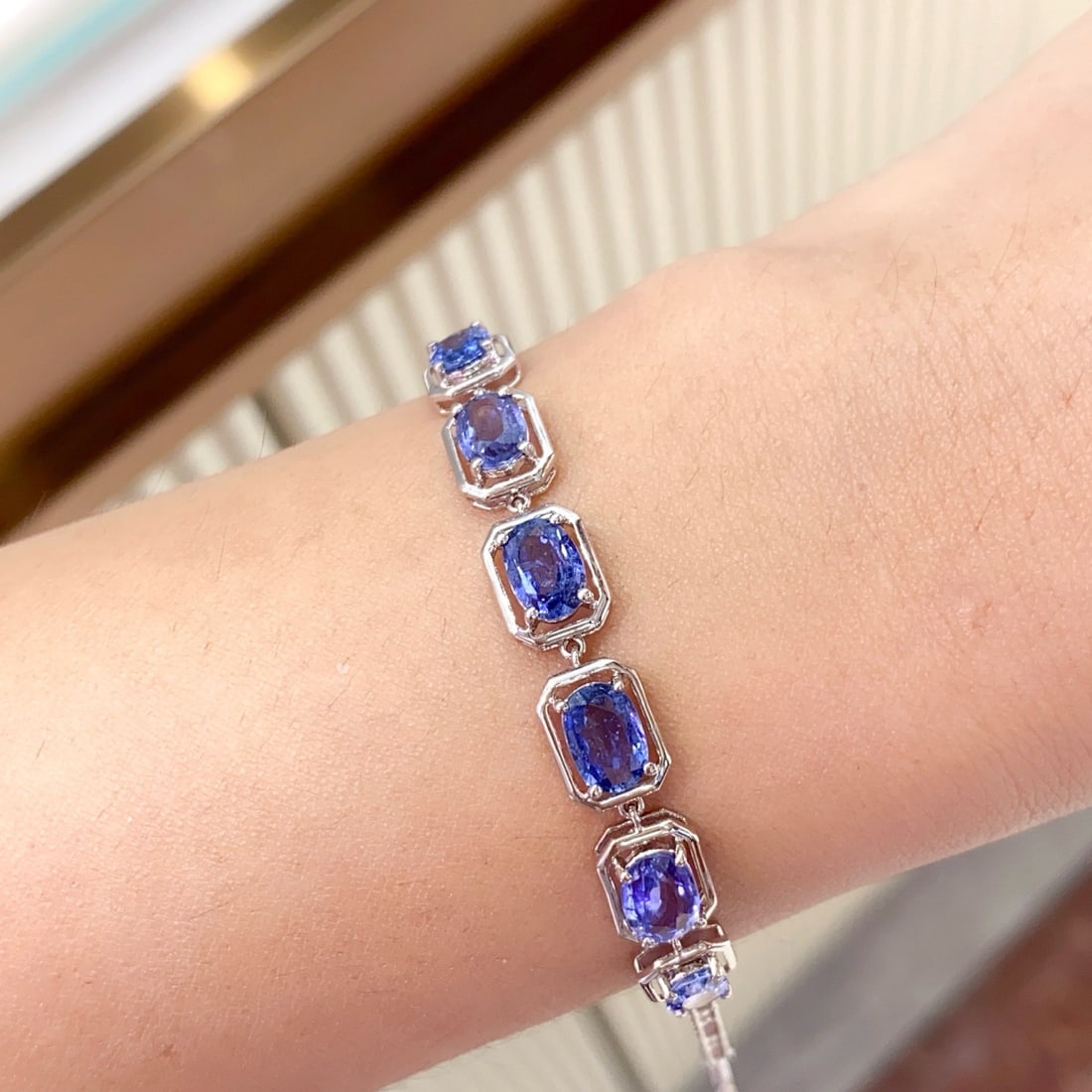 14k Gold 5.50 Ct Natural Sapphire Bracelet - 6