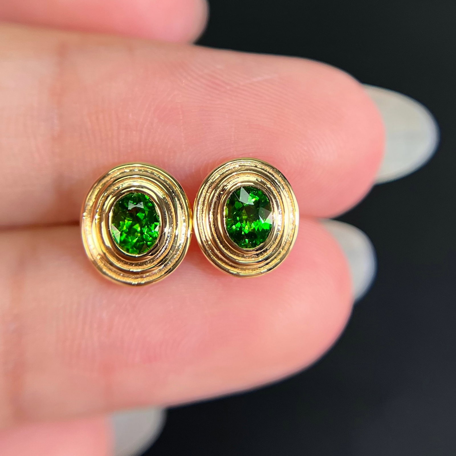 14k Gold 0.58 Ct Natural Tsavorite Earrings - 4