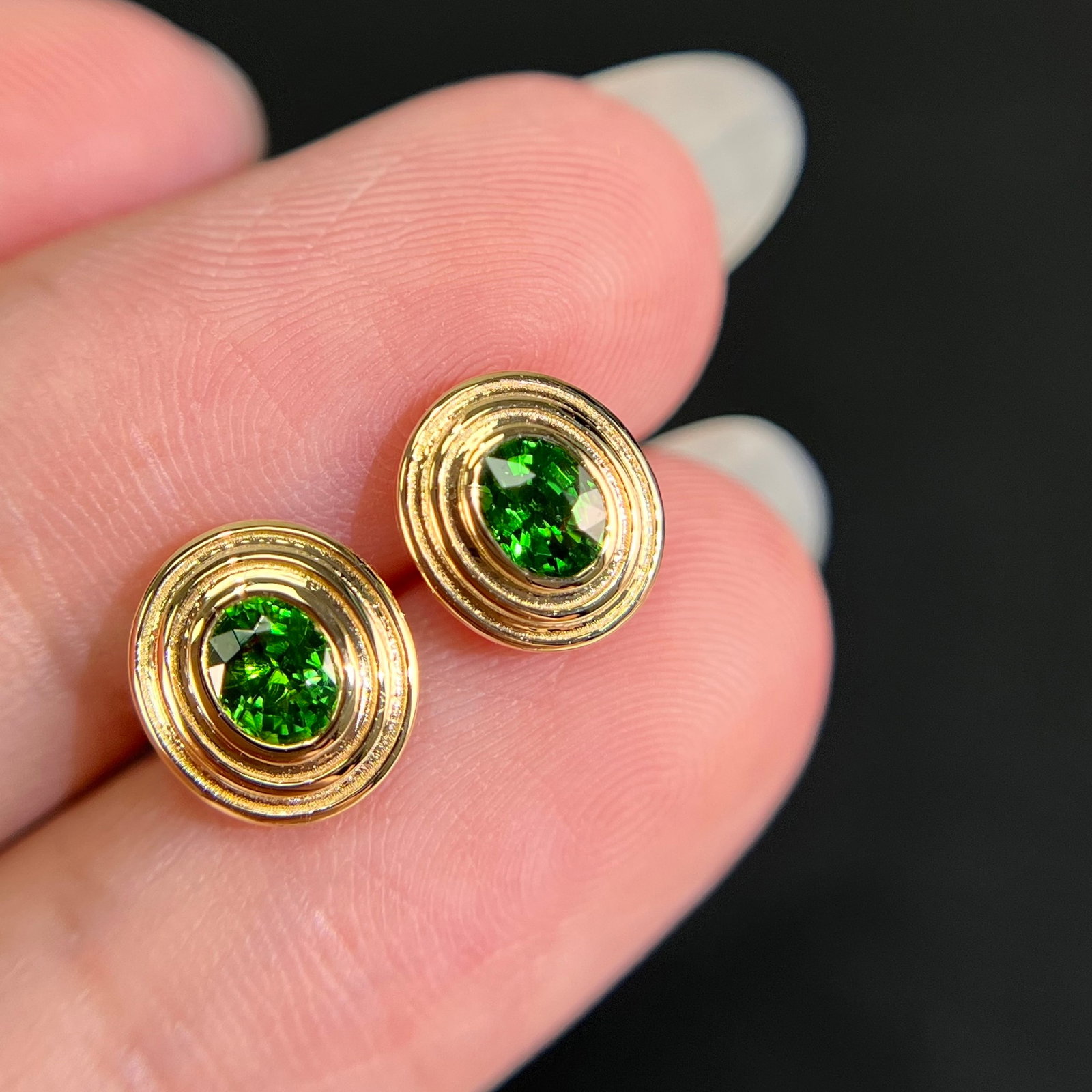 14k Gold 0.58 Ct Natural Tsavorite Earrings - 5