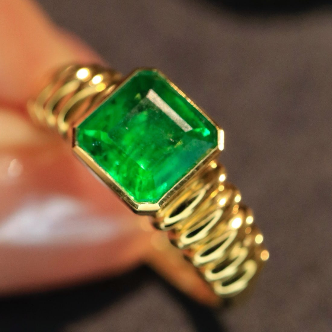 14k Gold 1.53 Ct Natural Emerald Ring - 3