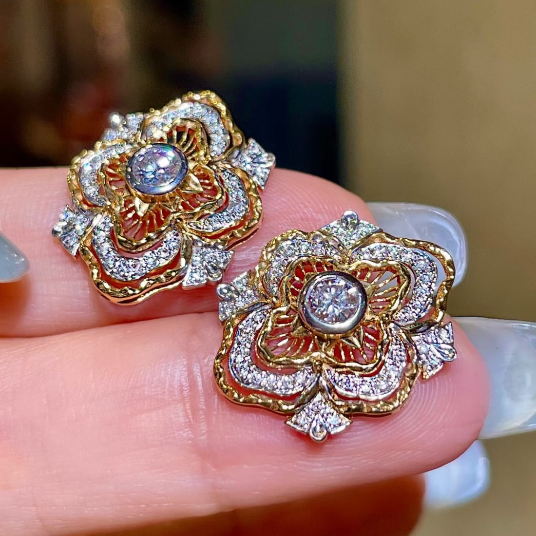 14k Gold 0.70 Ctw Natural H Diamond Earrings - 4