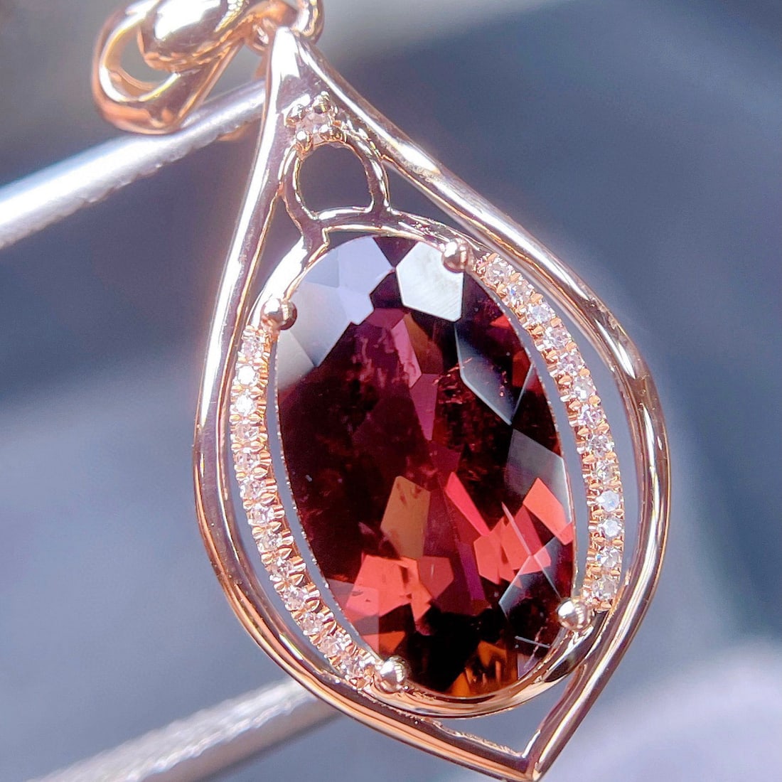 14k Gold 2.65 Ct Natural Tourmaline & Diamond Pendant( Without Chain ): Ref:231174263 // gold content:14k gold // main gemstone:tourmaline // shape:oval // carat weight:2. 65ct // color:red // treatment:natural // // adjacent gemstone 2 : diamond // shape:round // clarity