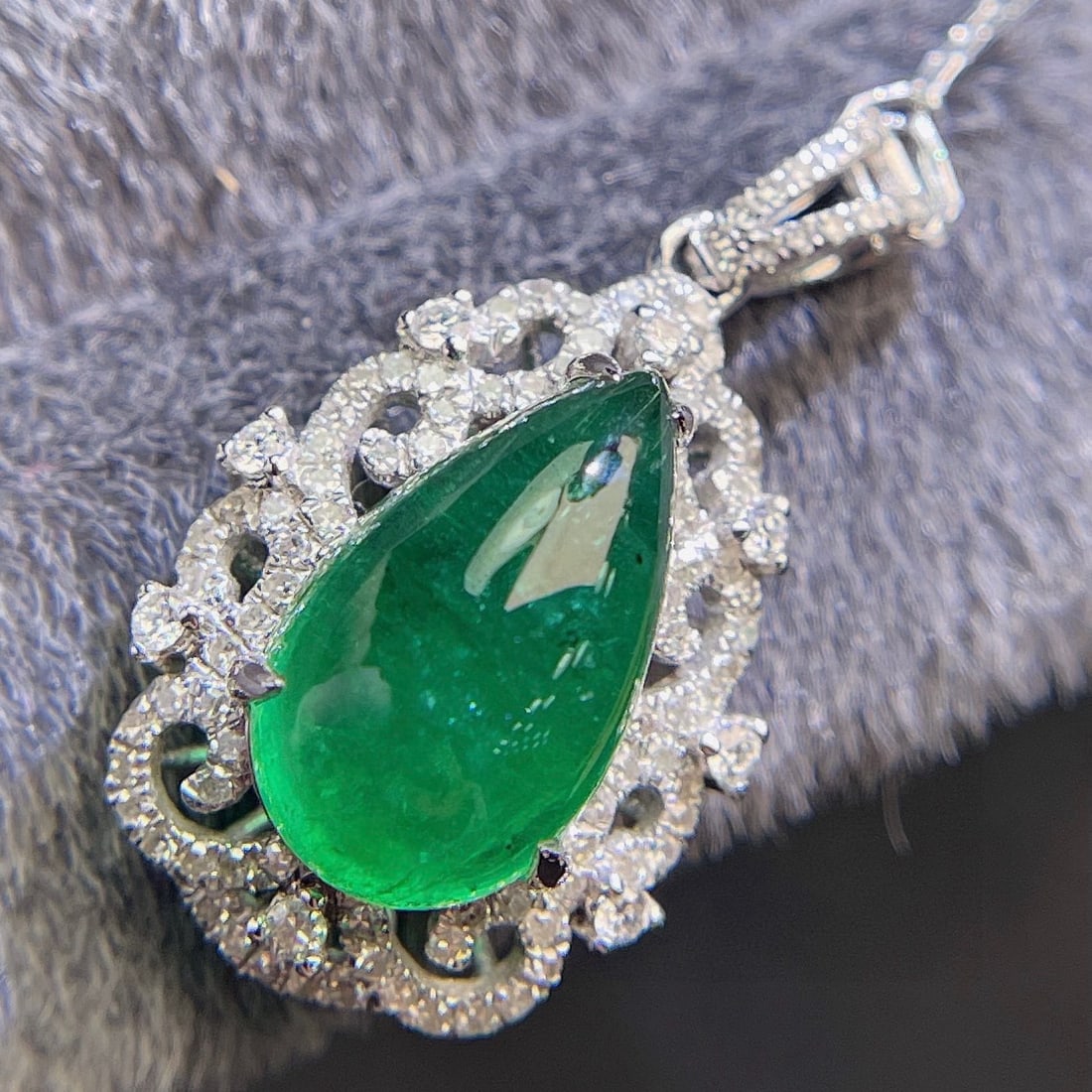 14k Gold 5.2 Ct Natural Emerald & Diamond Pendant( Without Chain ) - 3