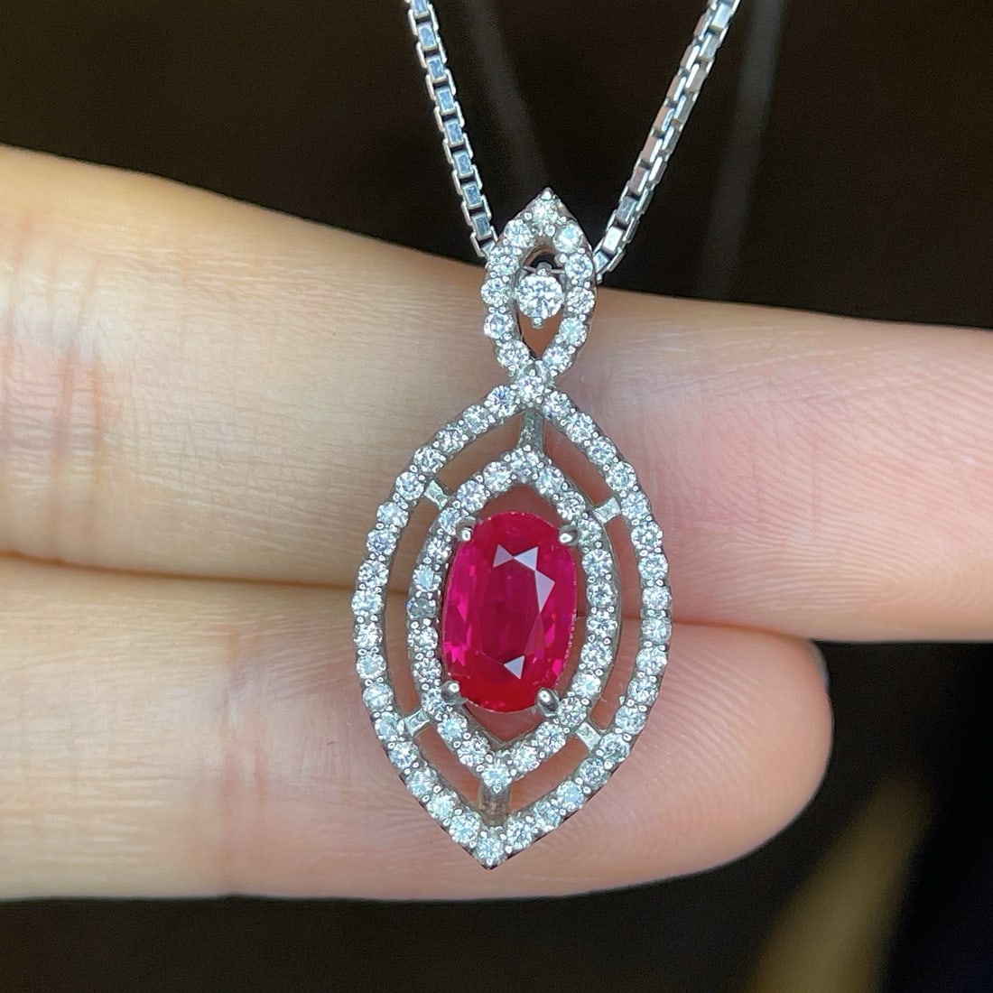 14k Gold 1.4 Ctw Natural Ruby & Diamond Necklace: Ref:231174317 // gold content:14k gold // main gemstone:ruby // shape:oval // carat weight:1ct // color:red // treatment:natural // // adjacent gemstone 2 : diamond // shape:round // carat weight:0.