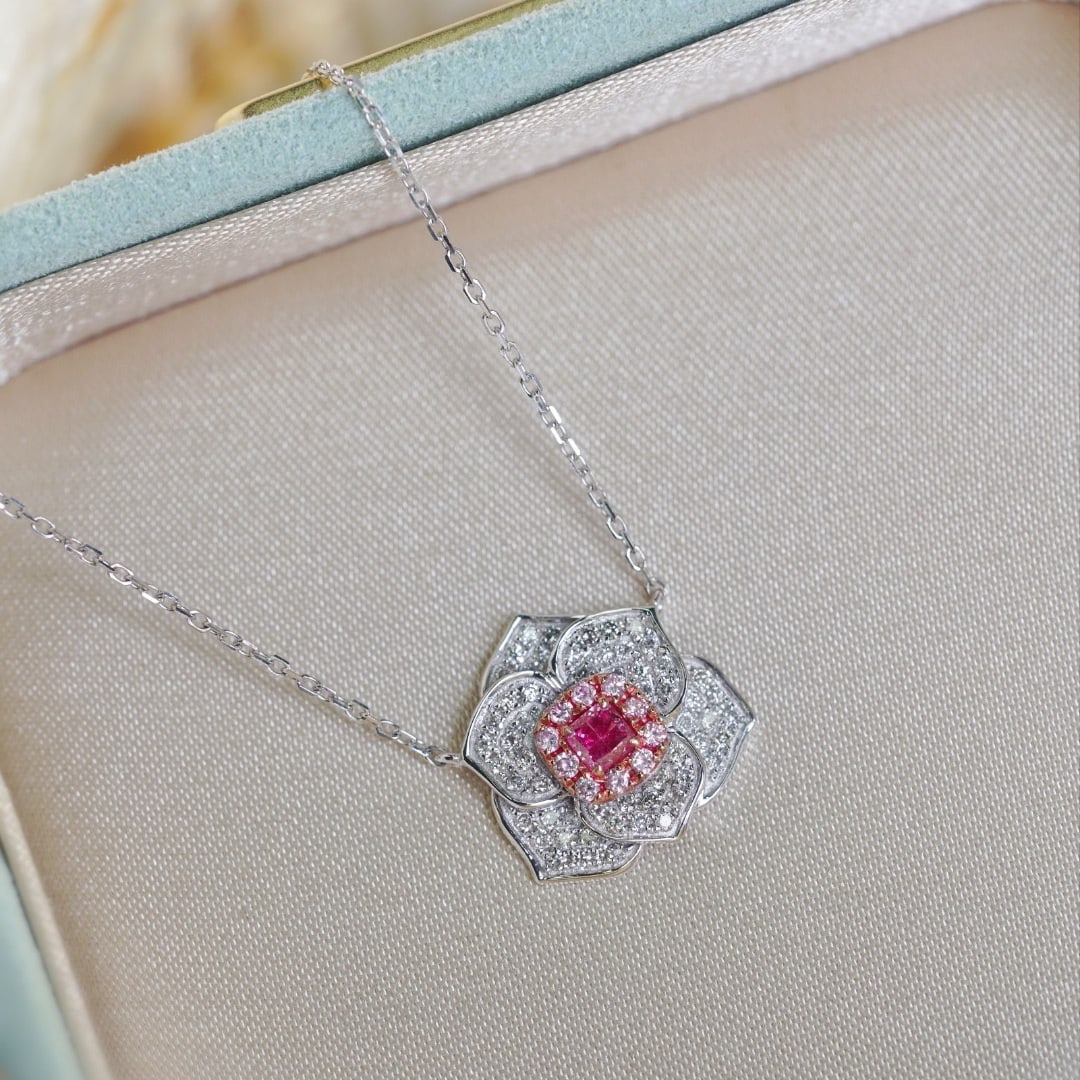 14k Gold 0.50 Ct Natural Color Diamond & Flowers Necklace - 8