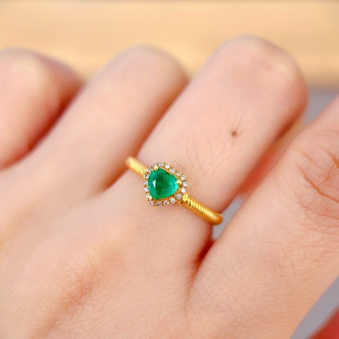 14k Gold 0.55 Ct Natural Emerald & Diamond Ring - 5
