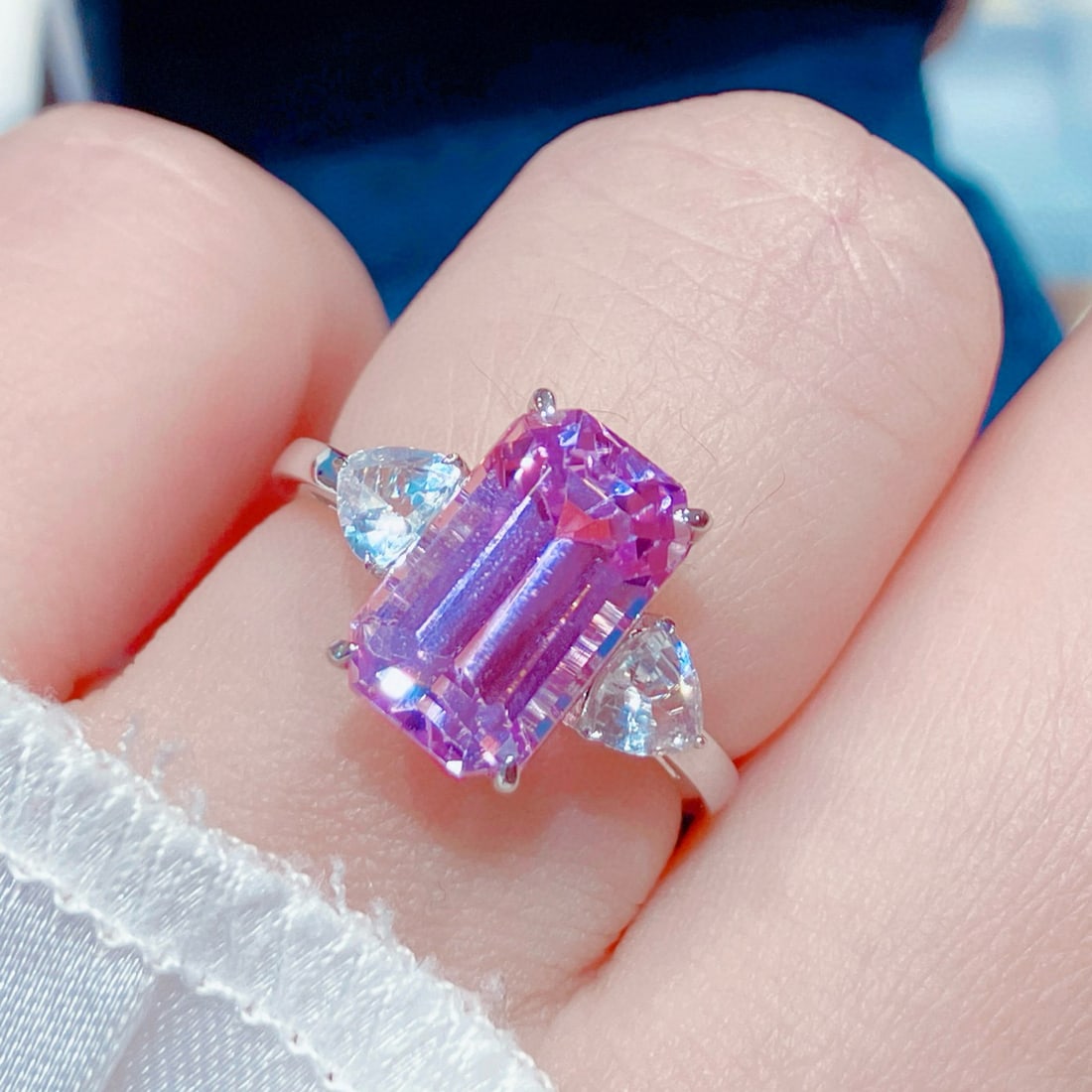 14k Gold 5.78 Ctw Natural Kunzite & Sapphire Ring - 2