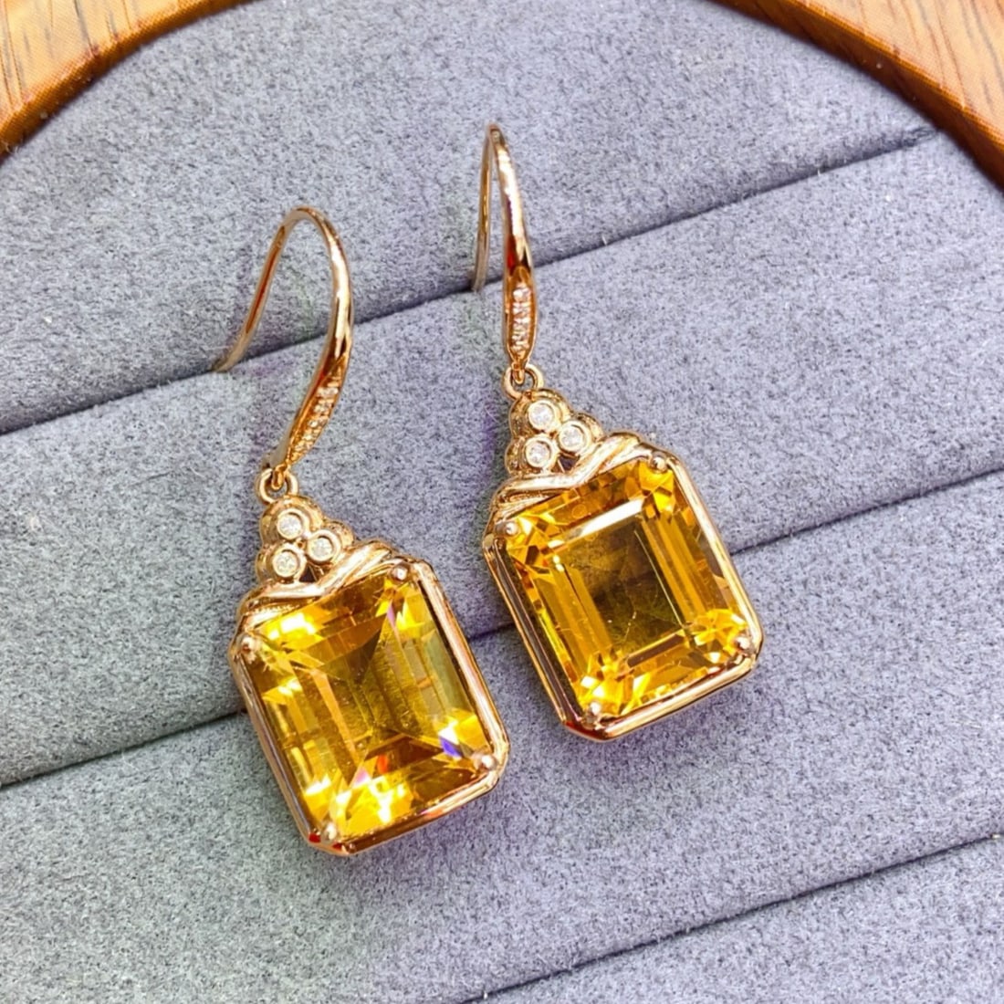 14k Gold 9.2 Ct Natural Citrine & Diamond Earrings: Ref:231175075gold // content:14k // goldmain // gemstone:citrineshape:octagonalcarat // weight:9. 2ct // color:yellowtreatment:naturaladjacent // gemstone // 2 // : // diamondnumber // of // stones:16