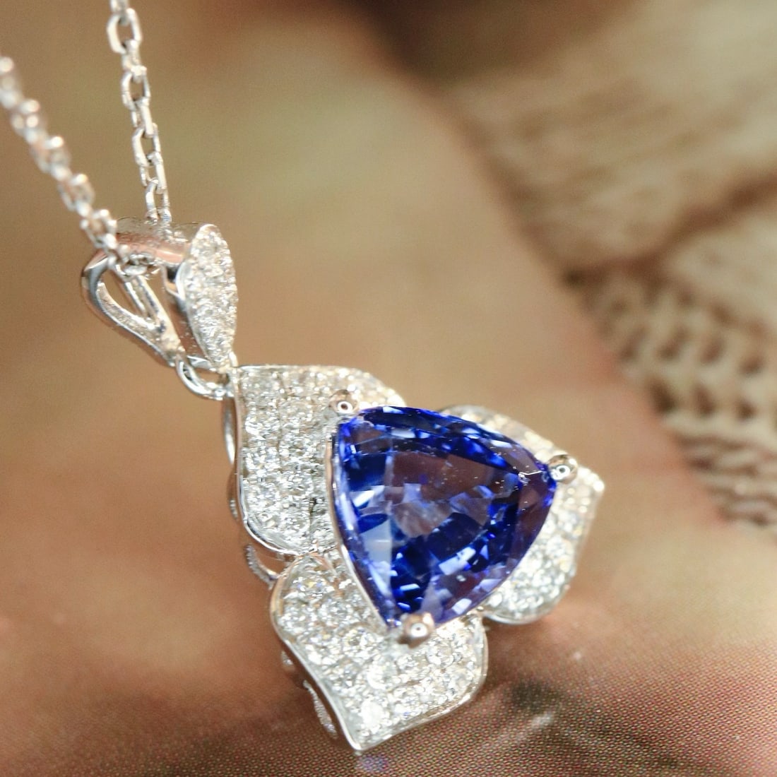 14k Gold 1.82 Ctw Natural Sapphire & Diamond Pendant( Without Chain ) - 4