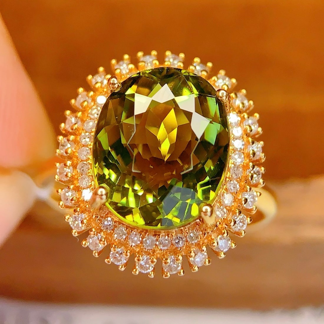 14k Gold 4.5 Ct Natural Tourmaline & Diamond Ring: Ref:231175114gold // content:14k // goldring // size:7. 25usmain // gemstone:tourmalineshape:ovalcarat // weight:4. 5ct // color:greentreatment:naturaladjacent // gemstone // 2 // : // diamondnumber /