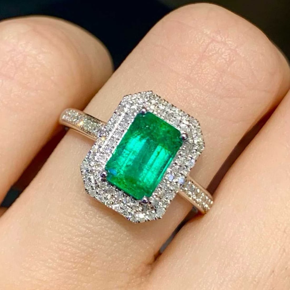 14k Gold 1.3 Ct Natural Emerald & Diamond Ring - 3