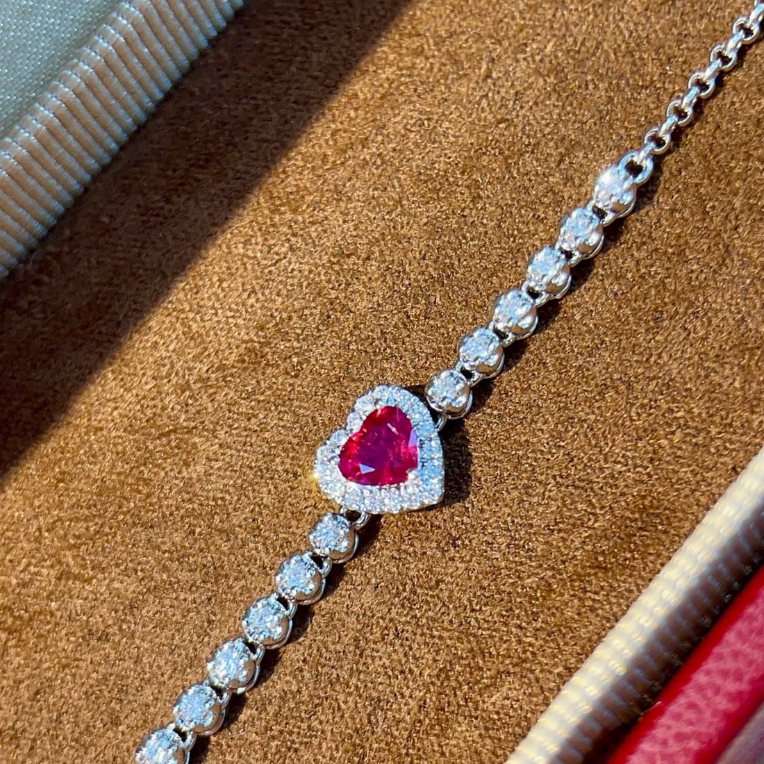 14k Gold 0.60 Ctw Natural Ruby & Diamond Bracelet - 4
