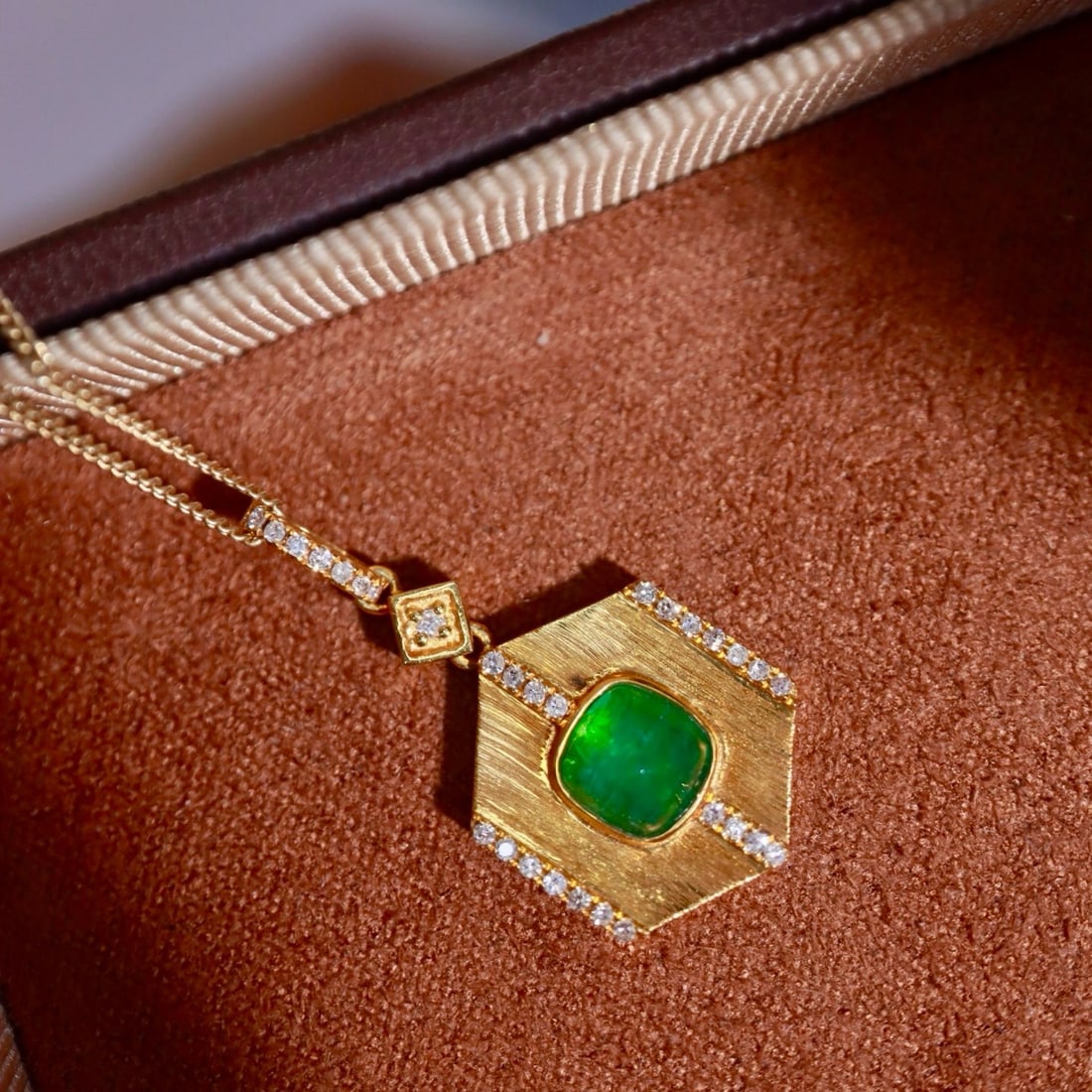 14k Gold 0.90 Ctw Natural Emerald & Diamond Pendant( Without Chain ) - 5