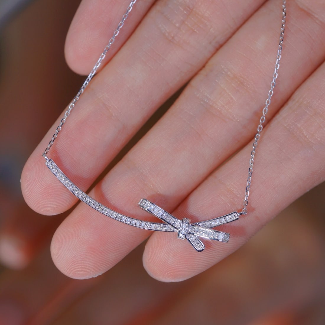 14k Gold 0.15 Ct Natural H Diamond Necklace: Ref:231175147gold // content:14k // goldmain // gemstone:diamondshape:roundcarat // weight:0. 15ct // clarity // grade:vs-sicolor:htreatment:naturalcut // grade:g Condition: New Low Estimate: 3300.00 