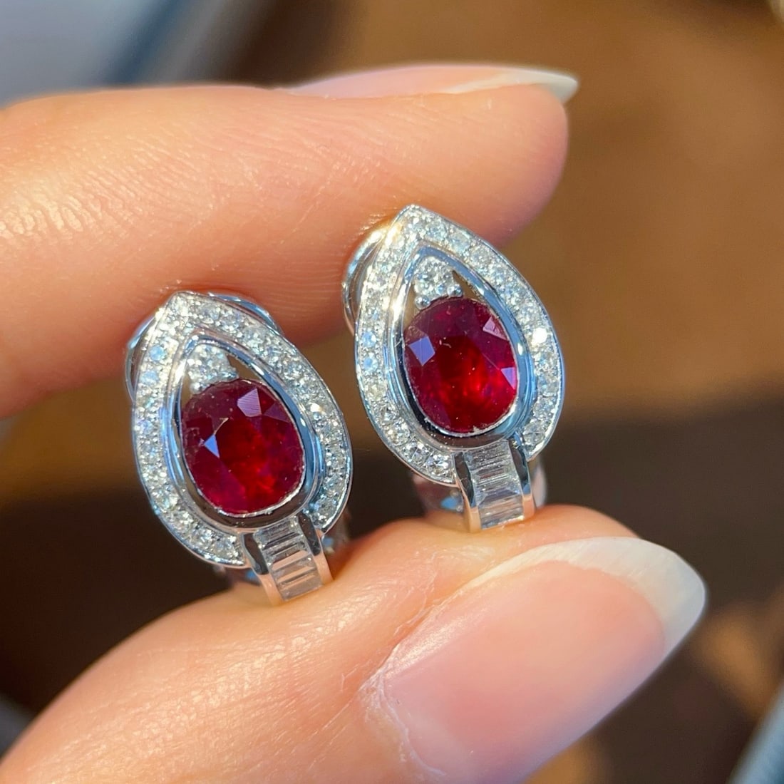14k Gold 1.92 Ctw Natural Ruby & Diamond Earrings: Ref:231175233gold // content:14k // goldmain // gemstone:rubyshape:ovalcarat // weight:1. 60ct // color:redtreatment:naturaladjacent // gemstone // 2 // : // diamondshape:multiplecarat // weight:0.