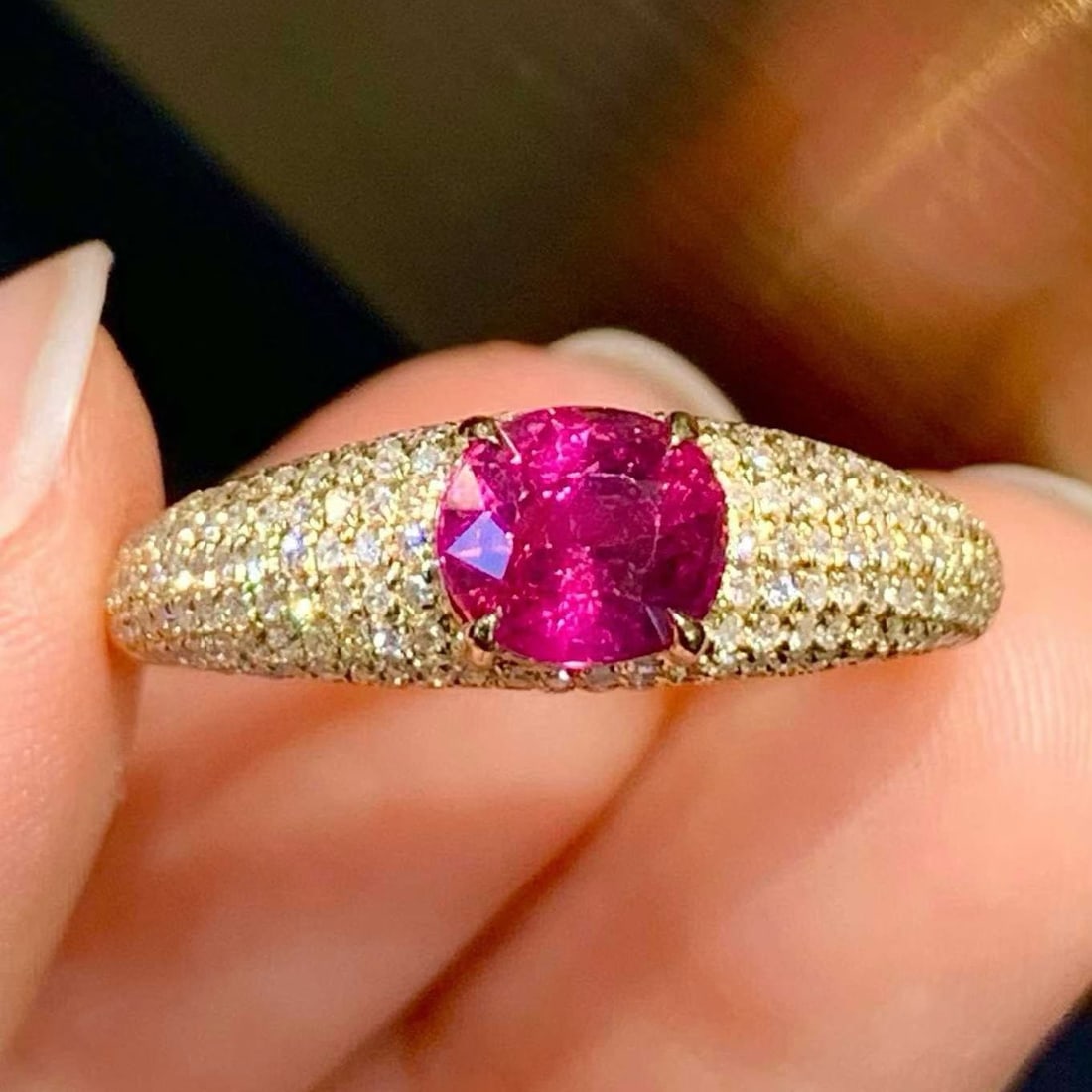 14k Gold 1.1 Ct Natural Ruby & Diamond Ring: Ref:231175234gold // content:14k // goldring // size:7. 25usmain // gemstone:rubyshape:ovalcarat // weight:1. 1ct // color:reddish // pinktreatment:naturaladjacent // gemstone // 2 // : //