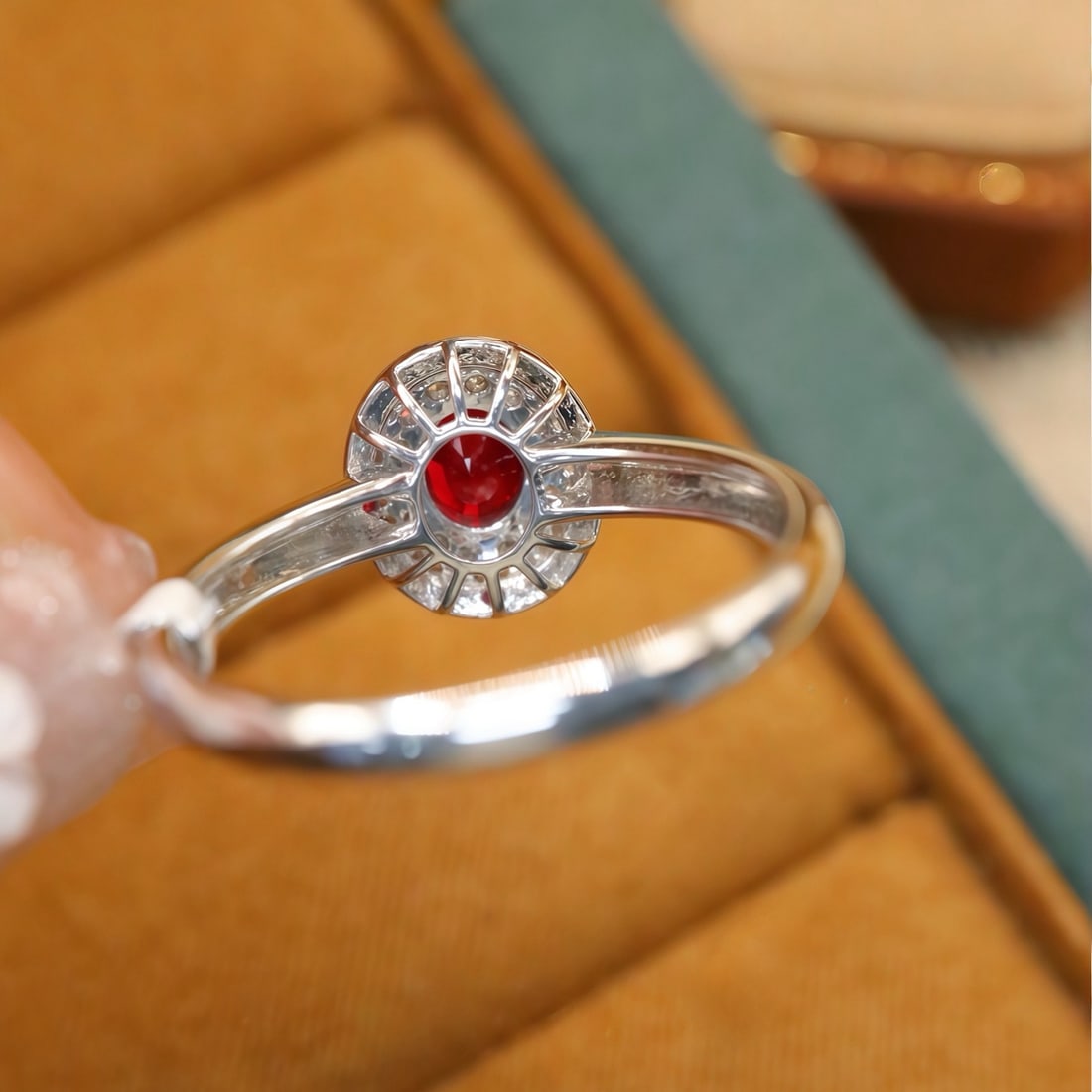 14k Gold 0.80 Ctw Vivid Red Natural Ruby & Diamond Ring - 3