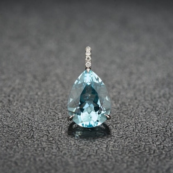 14k Gold 4.41 Ct Natural Aquamarine & Diamond Pendant( Without Chain ): Ref:231176001gold // content:14k // goldmain // gemstone:aquamarineshape:pearcarat // weight:4. 41ct // color:bluetreatment:naturaladjacent // gemstone // 2 // : // diamondshape:roundclarity // grade: