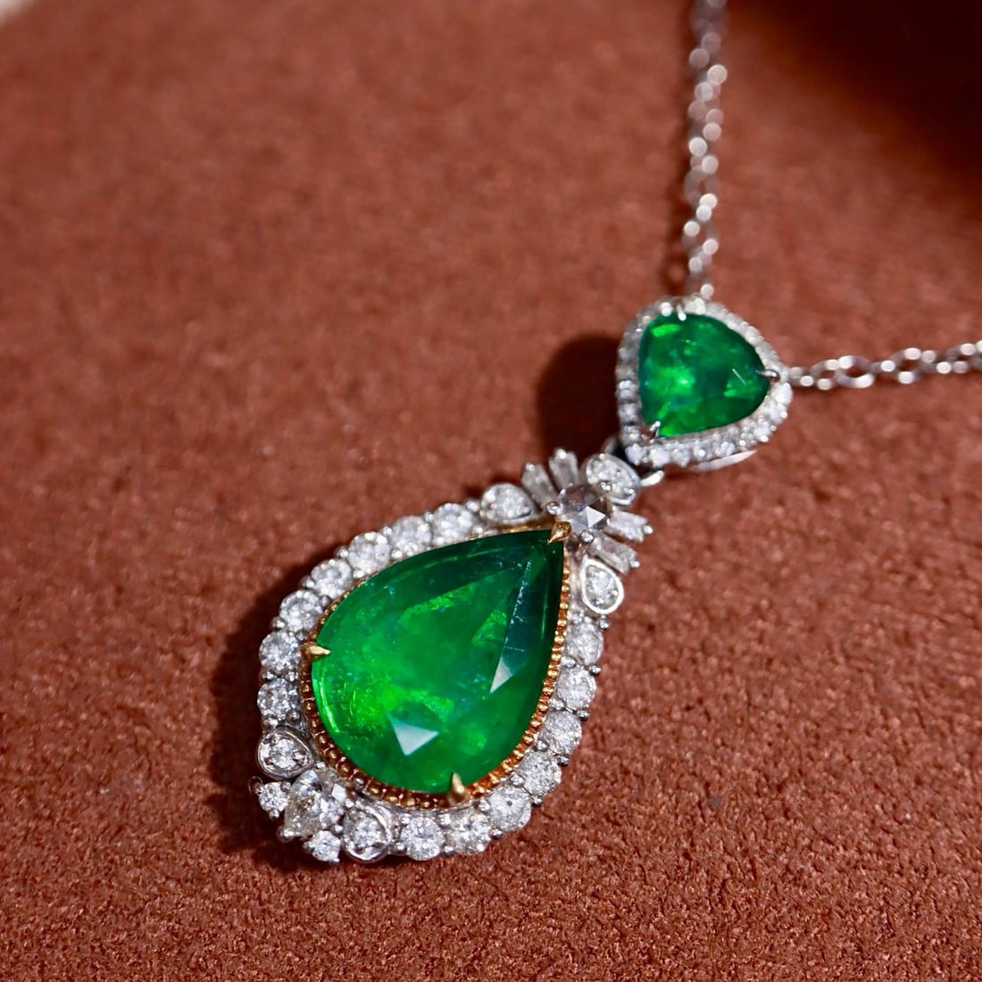 14k Gold 3.22 Ctw Vivid Green Natural Emerald & Diamond Pendant( Without Chain ) - 3