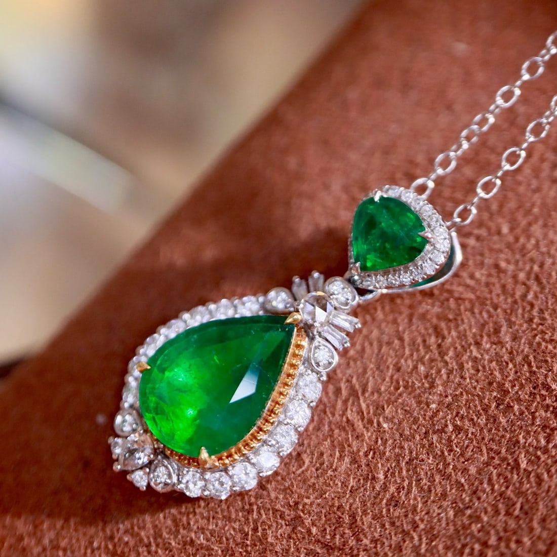 14k Gold 3.22 Ctw Vivid Green Natural Emerald & Diamond Pendant( Without Chain ) - 5