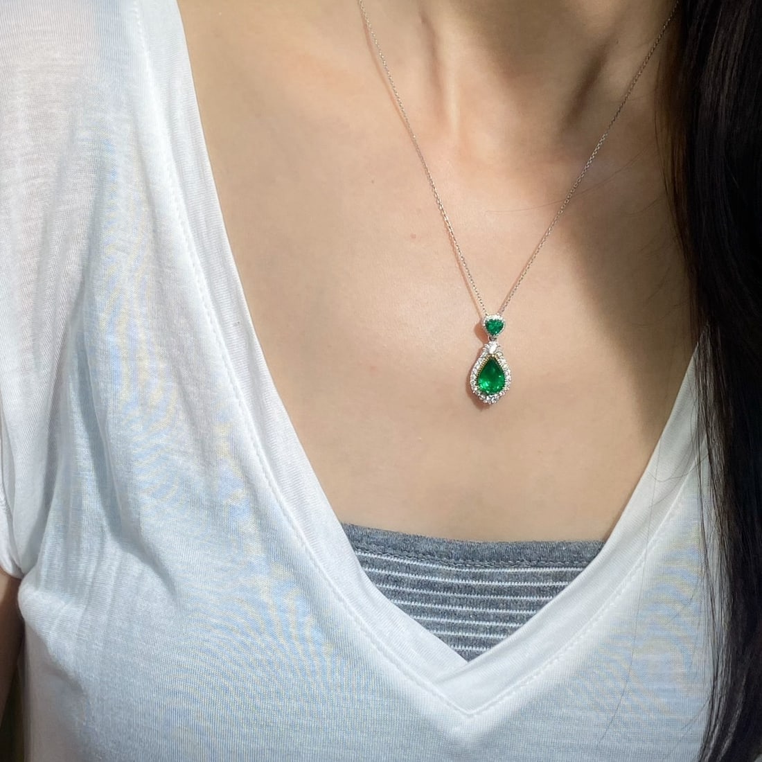 14k Gold 3.22 Ctw Vivid Green Natural Emerald & Diamond Pendant( Without Chain ) - 8