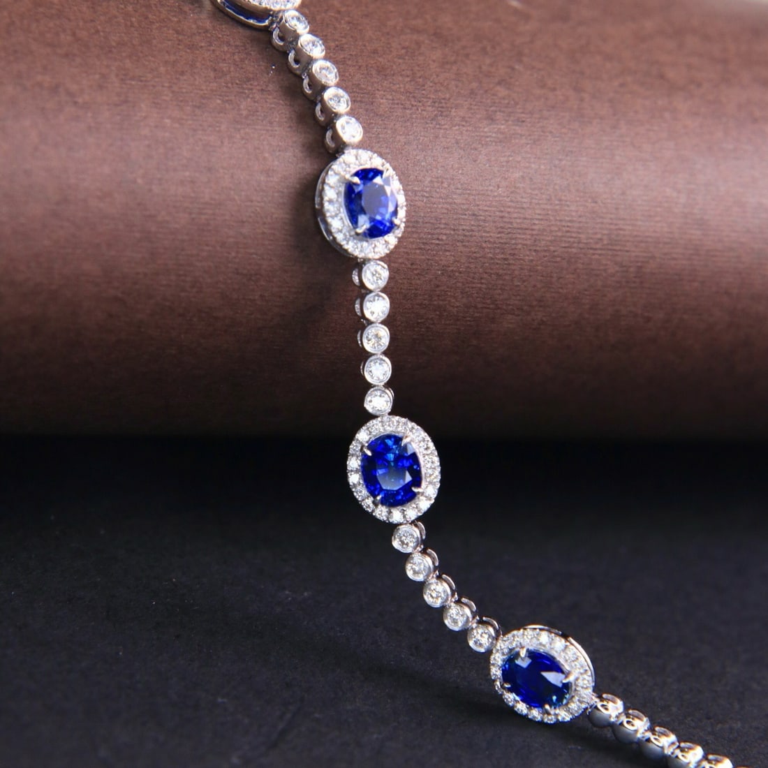 14k Gold 2.05 Ctw Natural Sapphire & Diamond Bracelet - 4