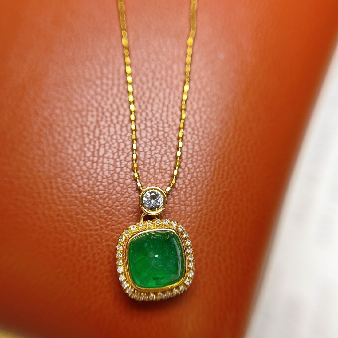 14k Gold 1.15 Ct Vivid Green Natural Emerald & Diamond & Sapphire Necklace: Ref:231176031gold // content:14k // goldmain // gemstone:emeraldshape:sugar-loafcarat // weight:1. 15ct // color:vivid // greentreatment:naturaladjacent // gemstone // 2 // : // diamondnumber // of //