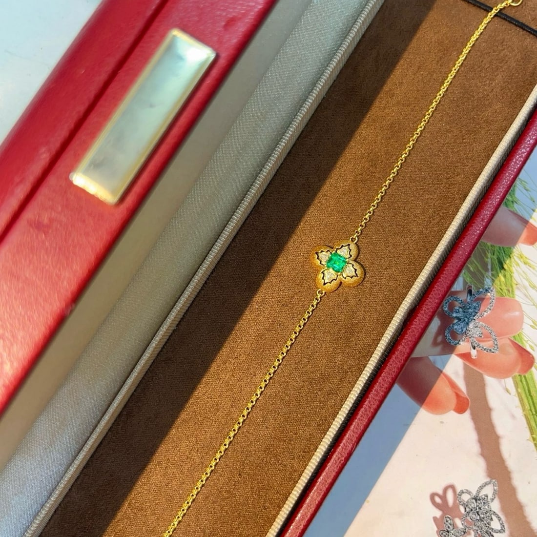 14k Gold 0.38 Ctw Vivid Green Natural Emerald & Diamond Bracelet - 6