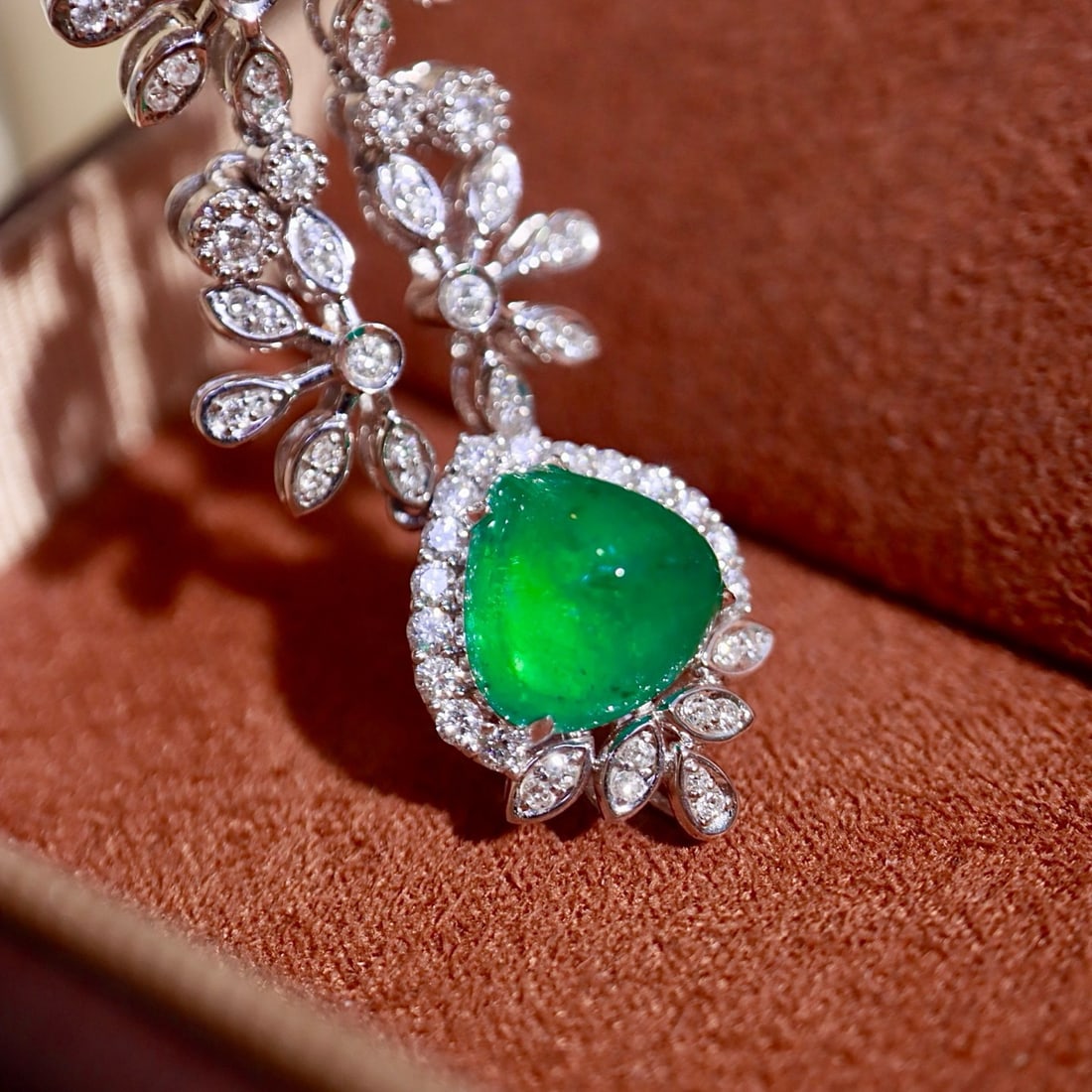14k Gold 4.08 Ctw Vivid Green Natural Emerald & Diamond Necklace - 5