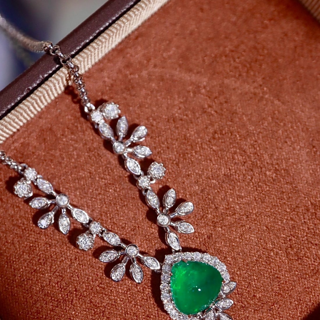 14k Gold 4.08 Ctw Vivid Green Natural Emerald & Diamond Necklace - 6