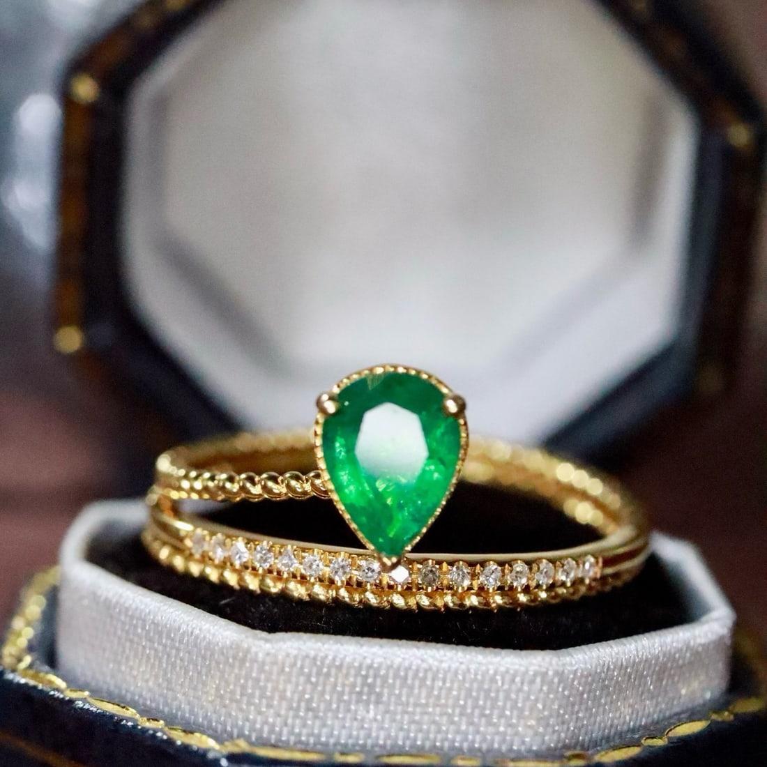 14k Gold 0.56 Ctw Natural Emerald & Diamond Ring: Ref:231176062gold // content:14k // goldring // size:7. 25usmain // gemstone:emeraldshape:pearcarat // weight:0. 50ct // color:greentreatment:naturaladjacent // gemstone // 2 // : // diamondshape:roun