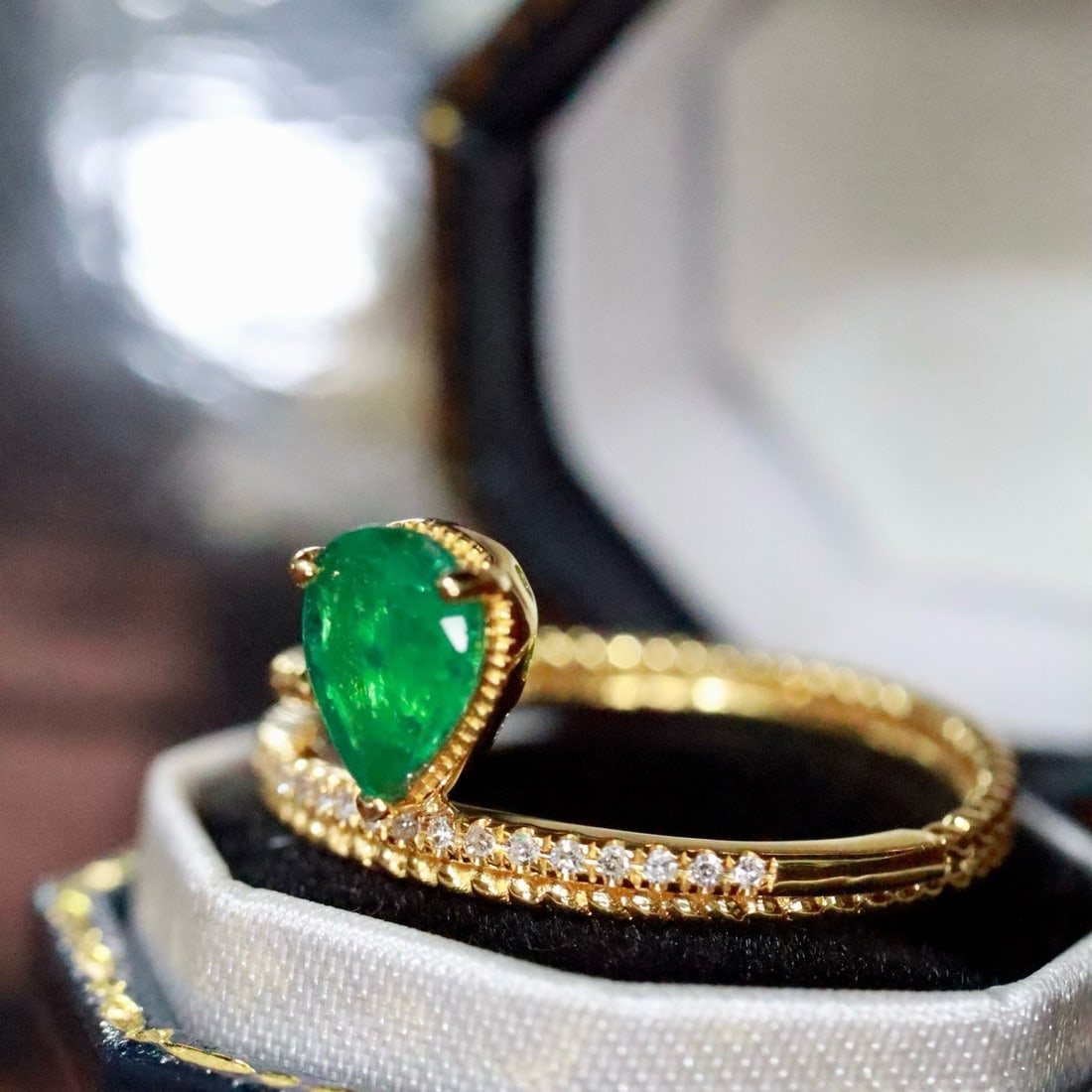 14k Gold 0.56 Ctw Natural Emerald & Diamond Ring - 2