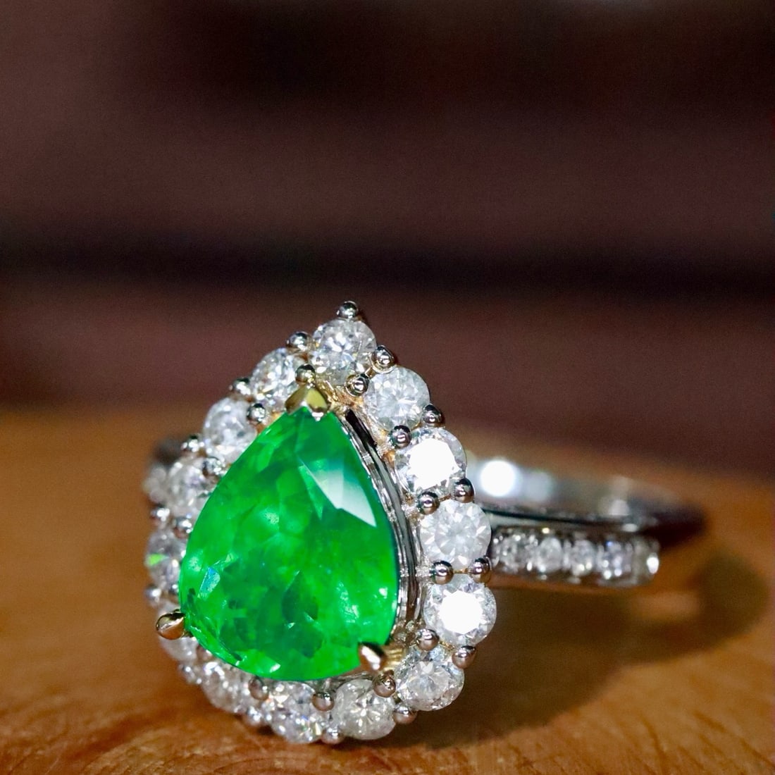 14k Gold 2.22 Ctw Vivid Green Natural Emerald & Diamond Ring - 2
