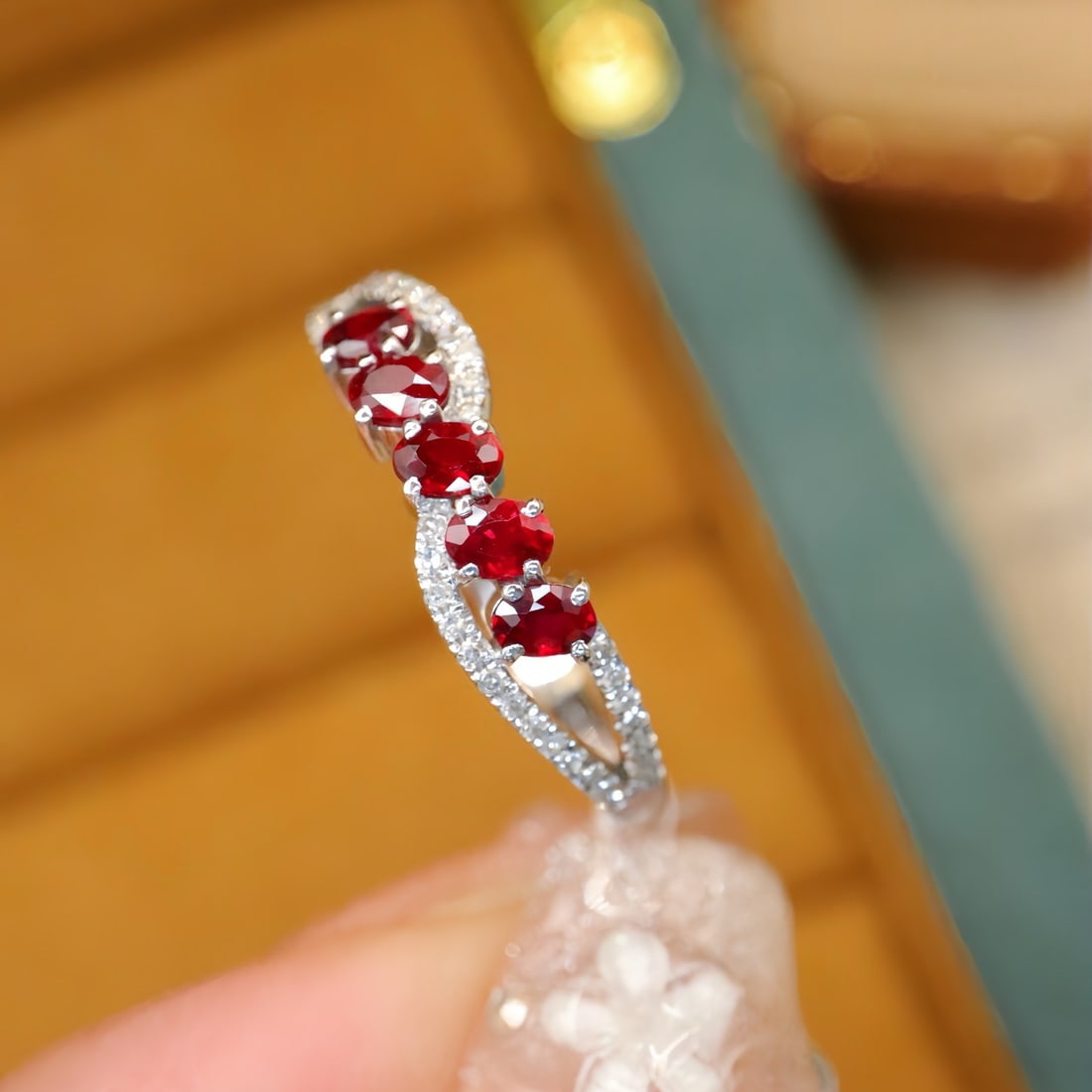 14k Gold 0.62 Ctw Vivid Red Natural Ruby & Diamond Ring - 4