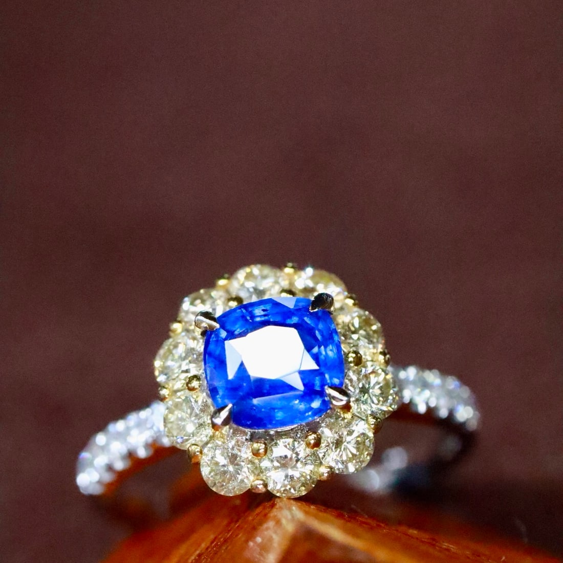 14k Gold 2.32 Ctw Natural Sapphire & Diamond Ring - 2