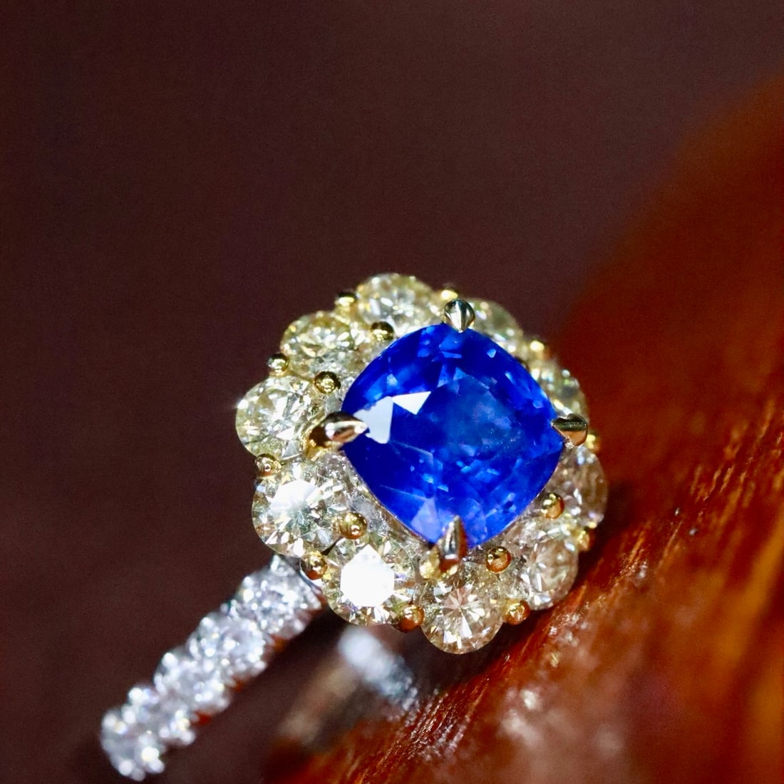 14k Gold 2.32 Ctw Natural Sapphire & Diamond Ring - 3