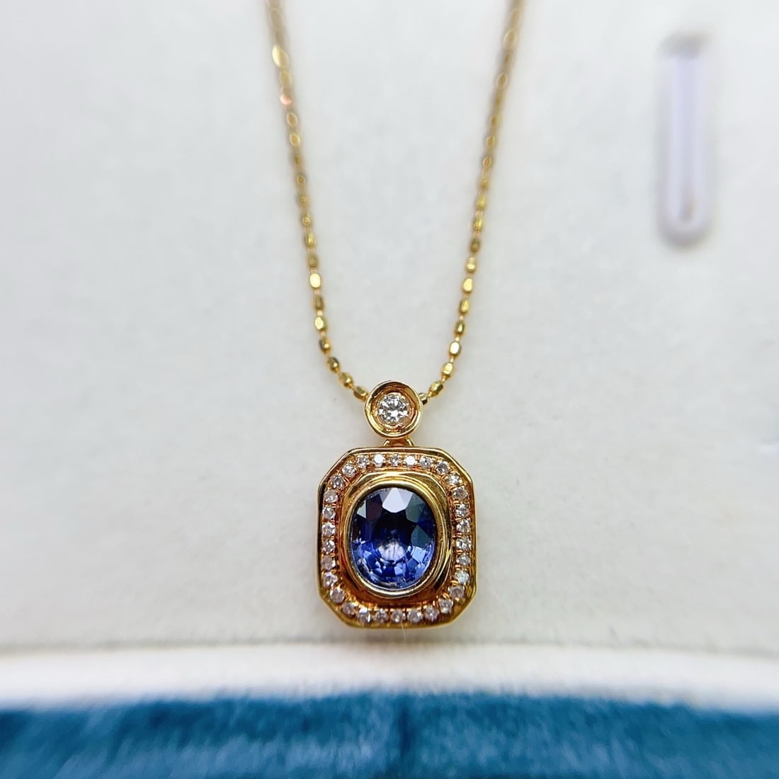 14k Gold 0.58 Ct Natural Sapphire & Diamond & Sapphire Necklace: Ref:231176107gold // content:14k // goldmain // gemstone:sapphireshape:ovalcarat // weight:0. 58ct // color:bluetreatment:naturaladjacent // gemstone // 2 // : // diamondnumber // of // stones:30shape