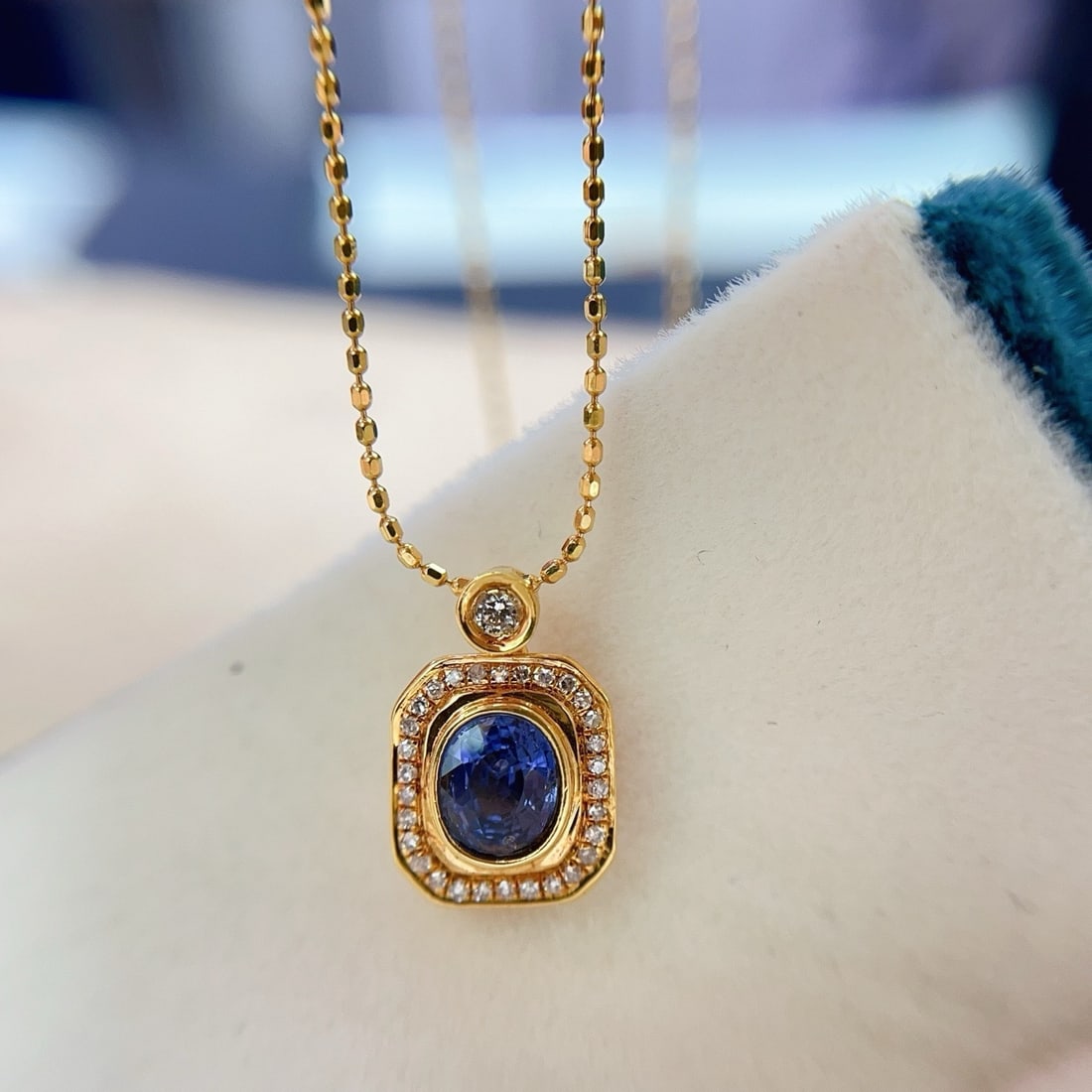 14k Gold 0.58 Ct Natural Sapphire & Diamond & Sapphire Necklace - 4