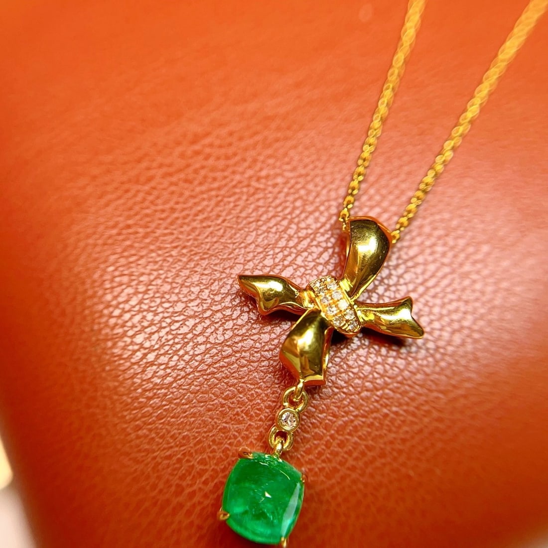 14k Gold 0.70 Ct Natural Emerald & Diamond & Sapphire Necklace - 2
