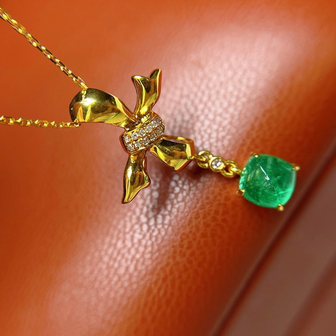 14k Gold 0.70 Ct Natural Emerald & Diamond & Sapphire Necklace - 4